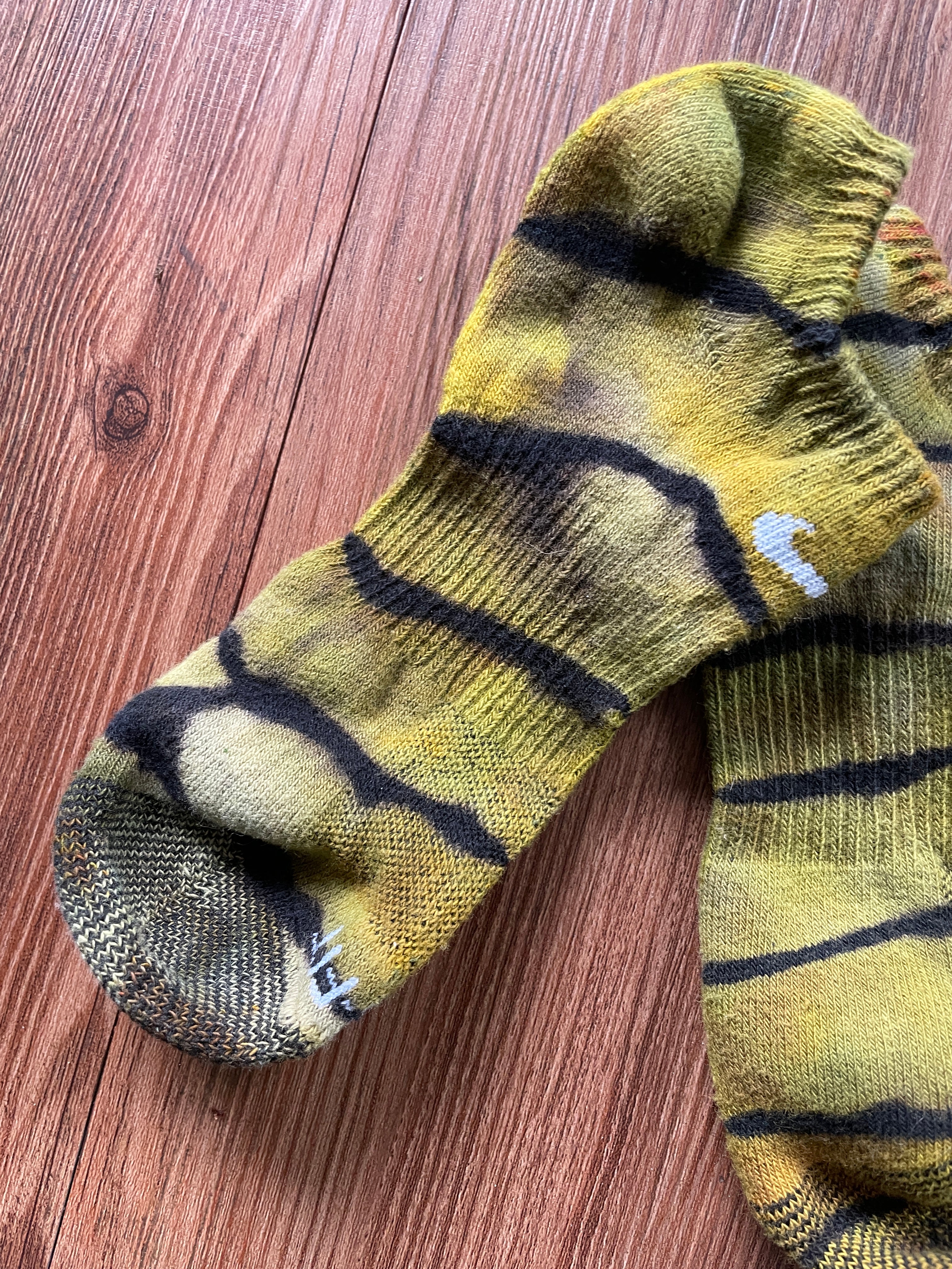 Green and Black Reverse Tie Dye Nike Dri-FIT Everyday Plus Ankle Socks - Size Medium (Men's 6-8/Women's 7-10)