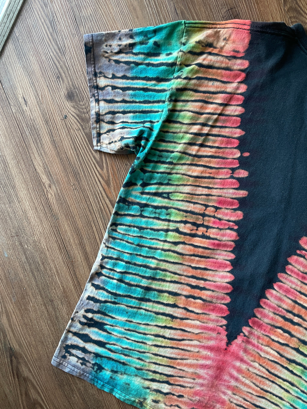 XL Men’s I Heart Chicacgo Handmade Tie Dye T-Shirt | Rainbow Pleated Bleach Dye Tie Dye Short Sleeve