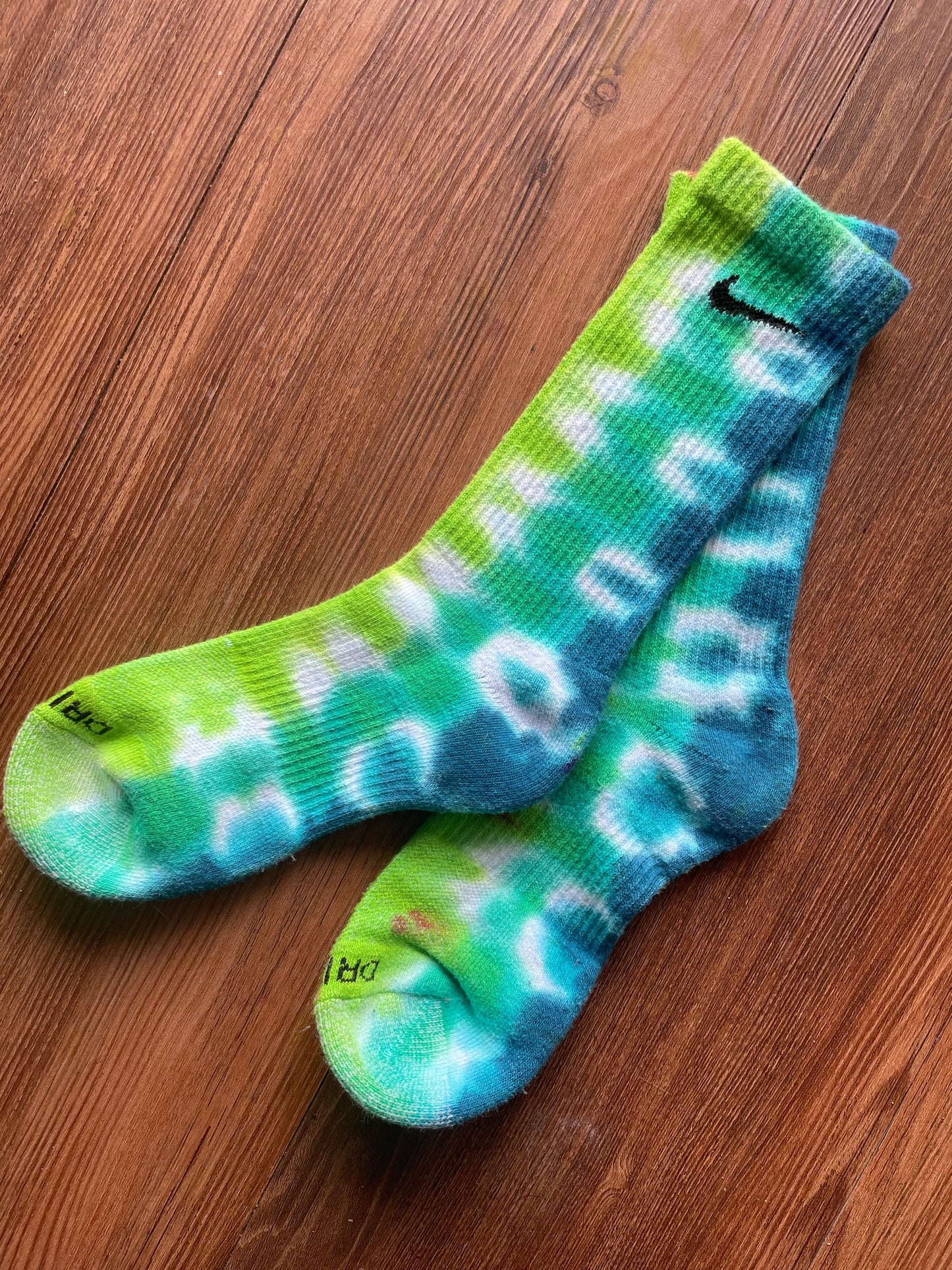 Blue, Green, and Teal Tie Dye Nike Dri-FIT Training Socks - Size Medium (Men's 6-8/Women's 7-10)