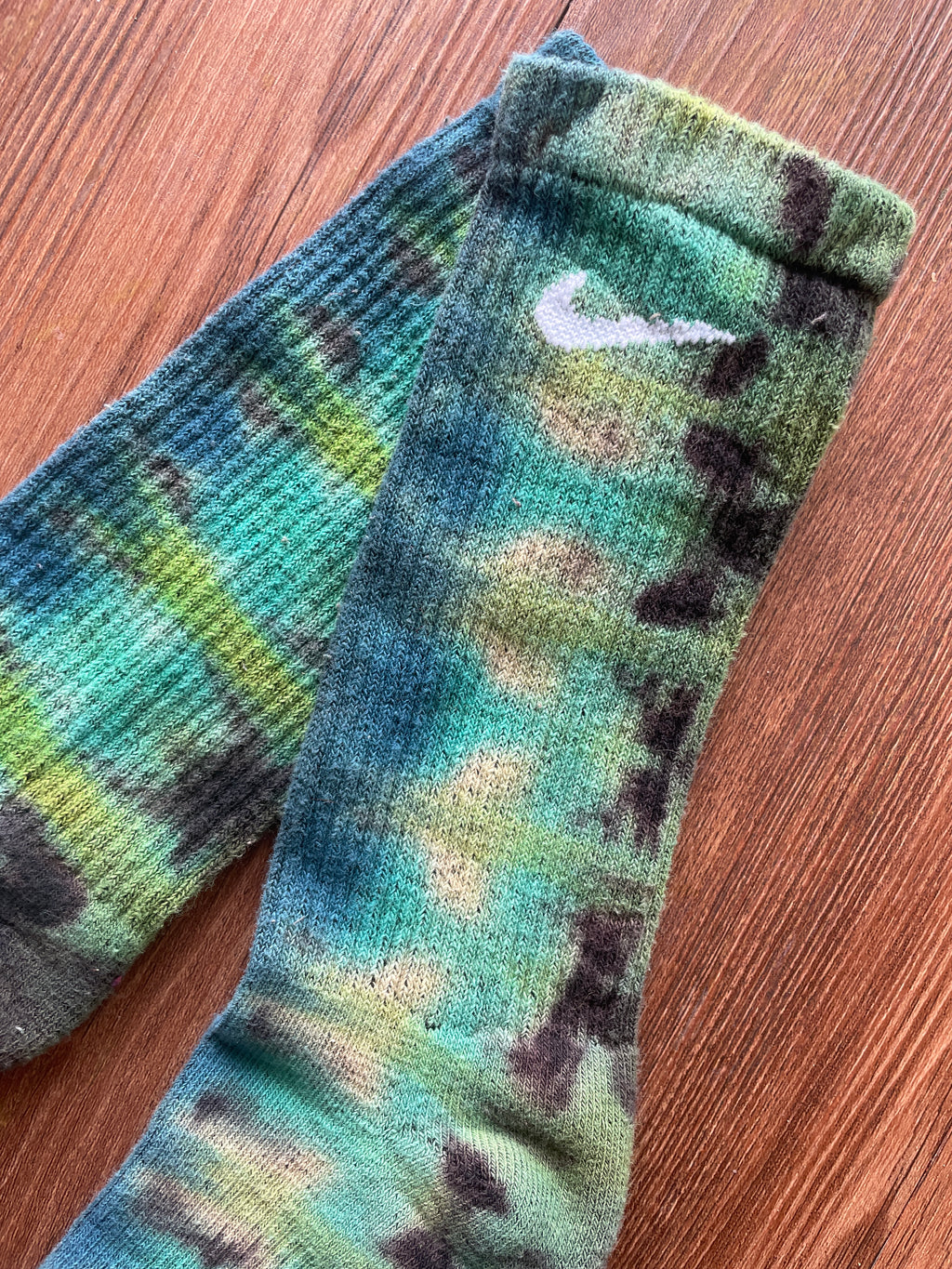Blue, Teal, and Black Reverse Tie Dye Nike Dri-FIT Training Socks - Size Medium (Men's 6-8/Women's 7-10)
