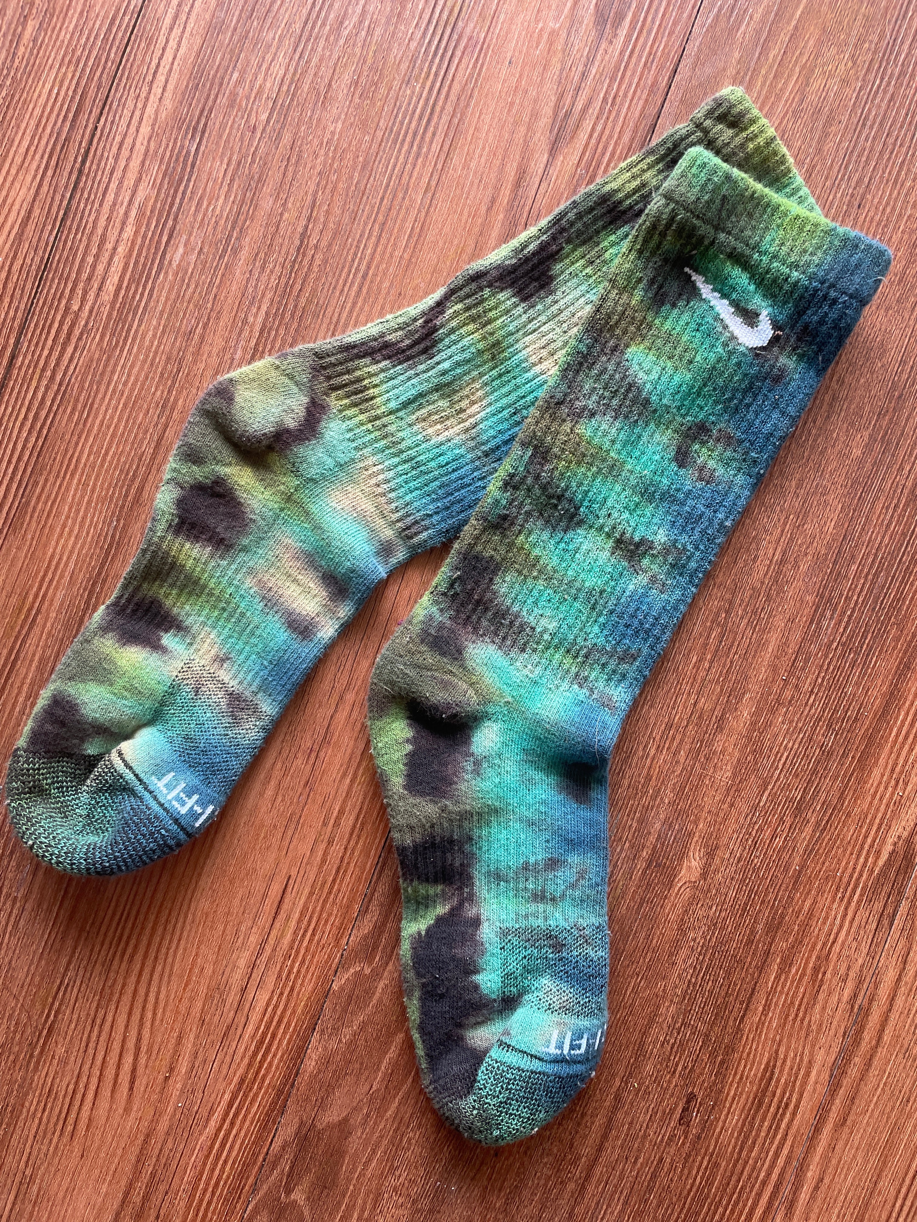 Blue, Teal, and Black Reverse Tie Dye Nike Dri-FIT Training Socks - Size Medium (Men's 6-8/Women's 7-10)