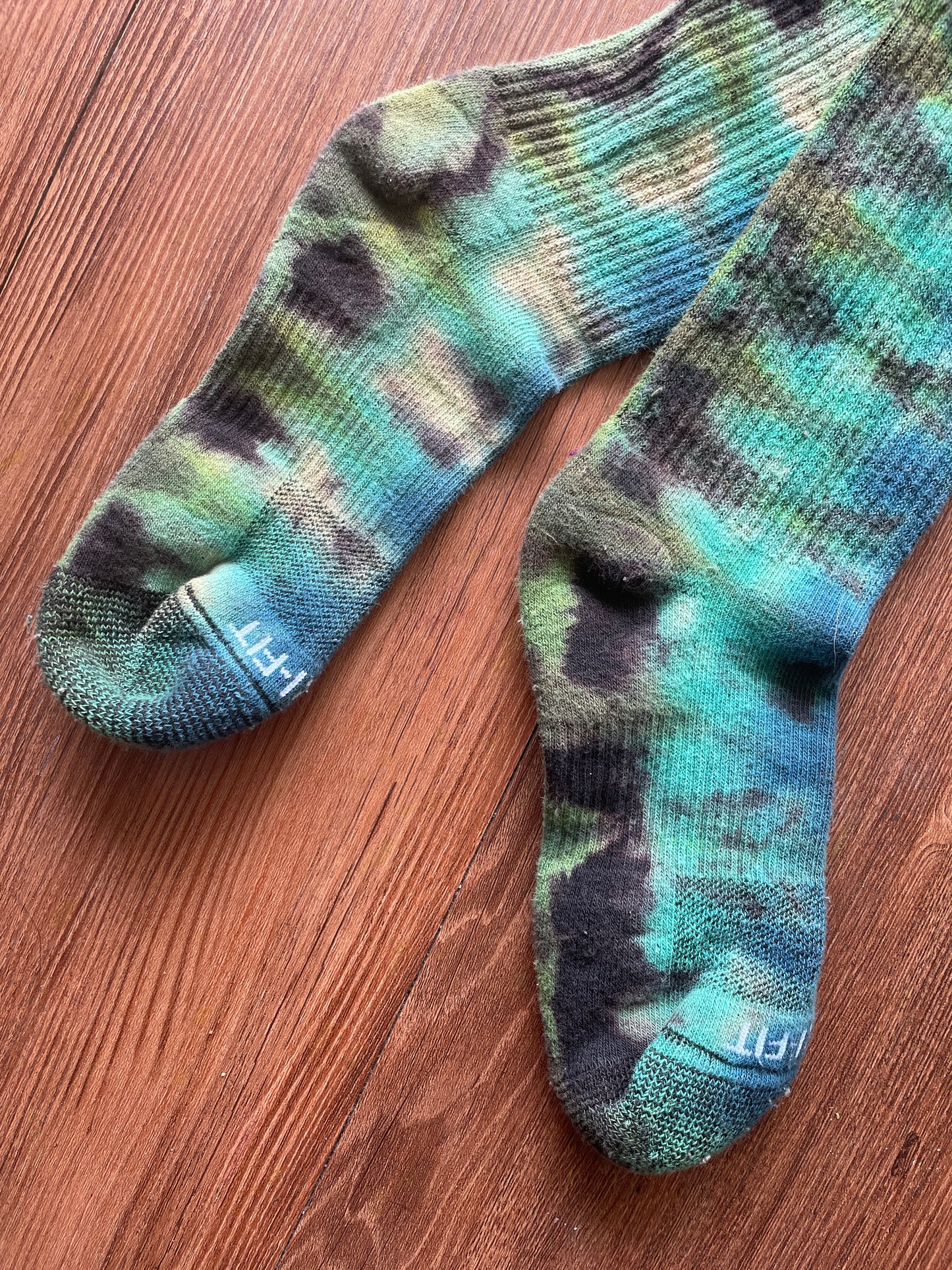 Blue, Teal, and Black Reverse Tie Dye Nike Dri-FIT Training Socks - Size Medium (Men's 6-8/Women's 7-10)