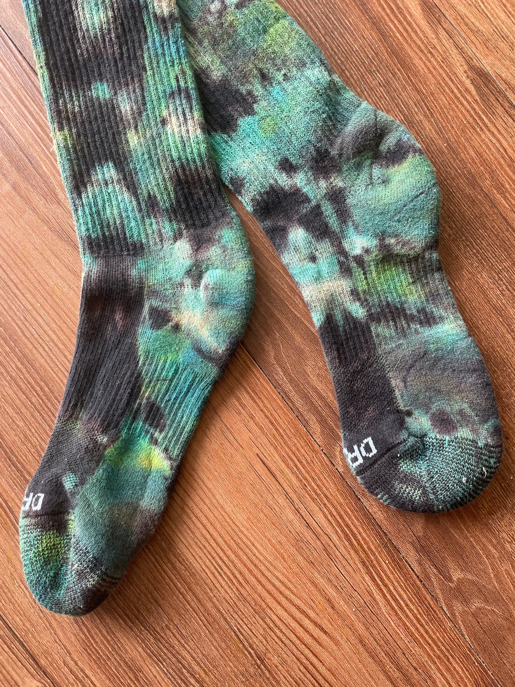 Green, Blue, and Black Reverse Tie Dye Nike Dri-FIT Training Socks - Size Medium (Men's 6-8/Women's 7-10)