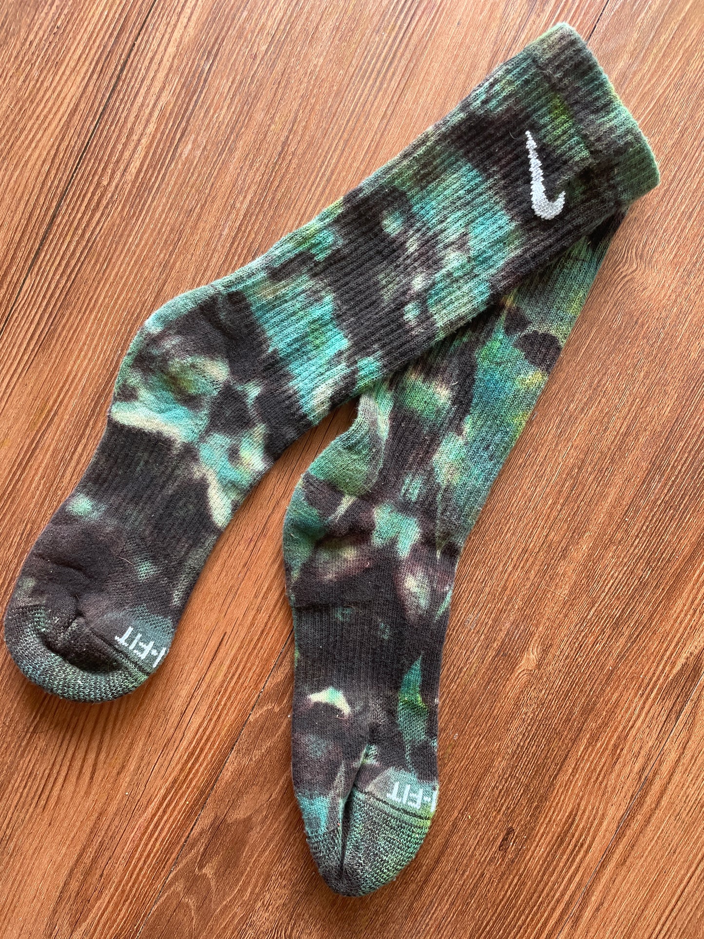 Green, Blue, and Black Reverse Tie Dye Nike Dri-FIT Training Socks - Size Medium (Men's 6-8/Women's 7-10)