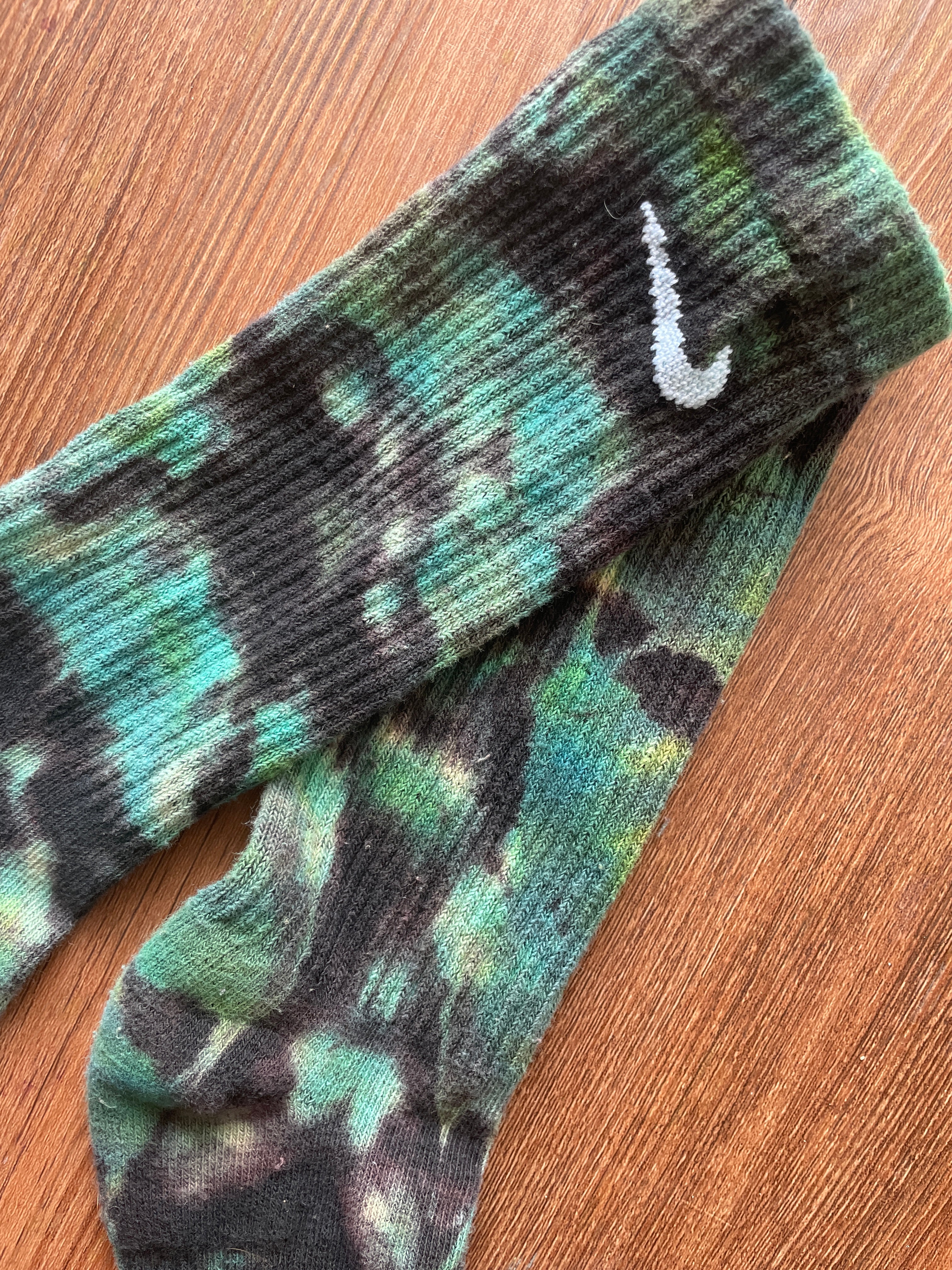 Green, Blue, and Black Reverse Tie Dye Nike Dri-FIT Training Socks - Size Medium (Men's 6-8/Women's 7-10)
