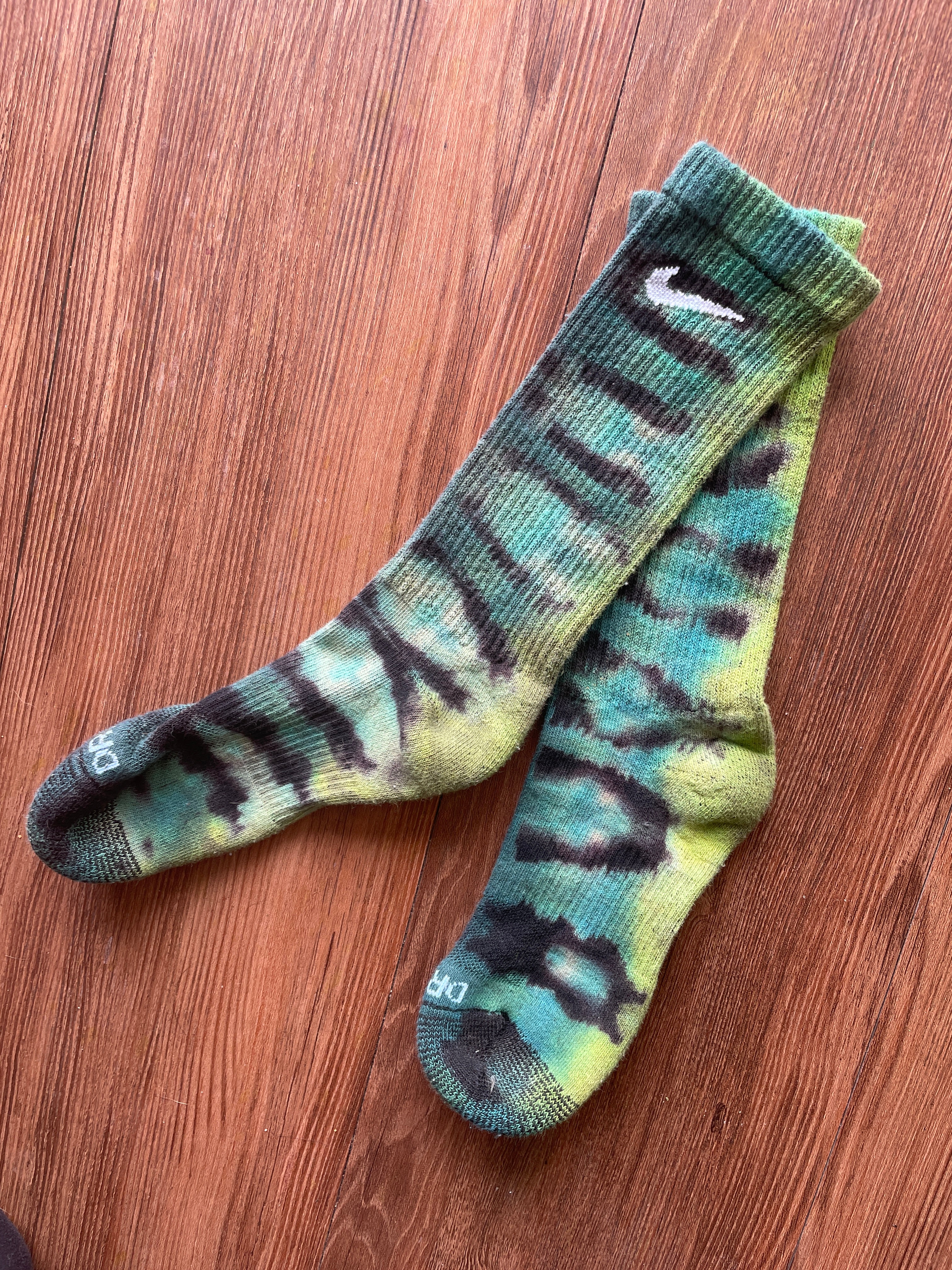 Bright Green, Blue, and Black Reverse Tie Dye Nike Dri-FIT Training Socks - Size Medium (Men's 6-8/Women's 7-10)