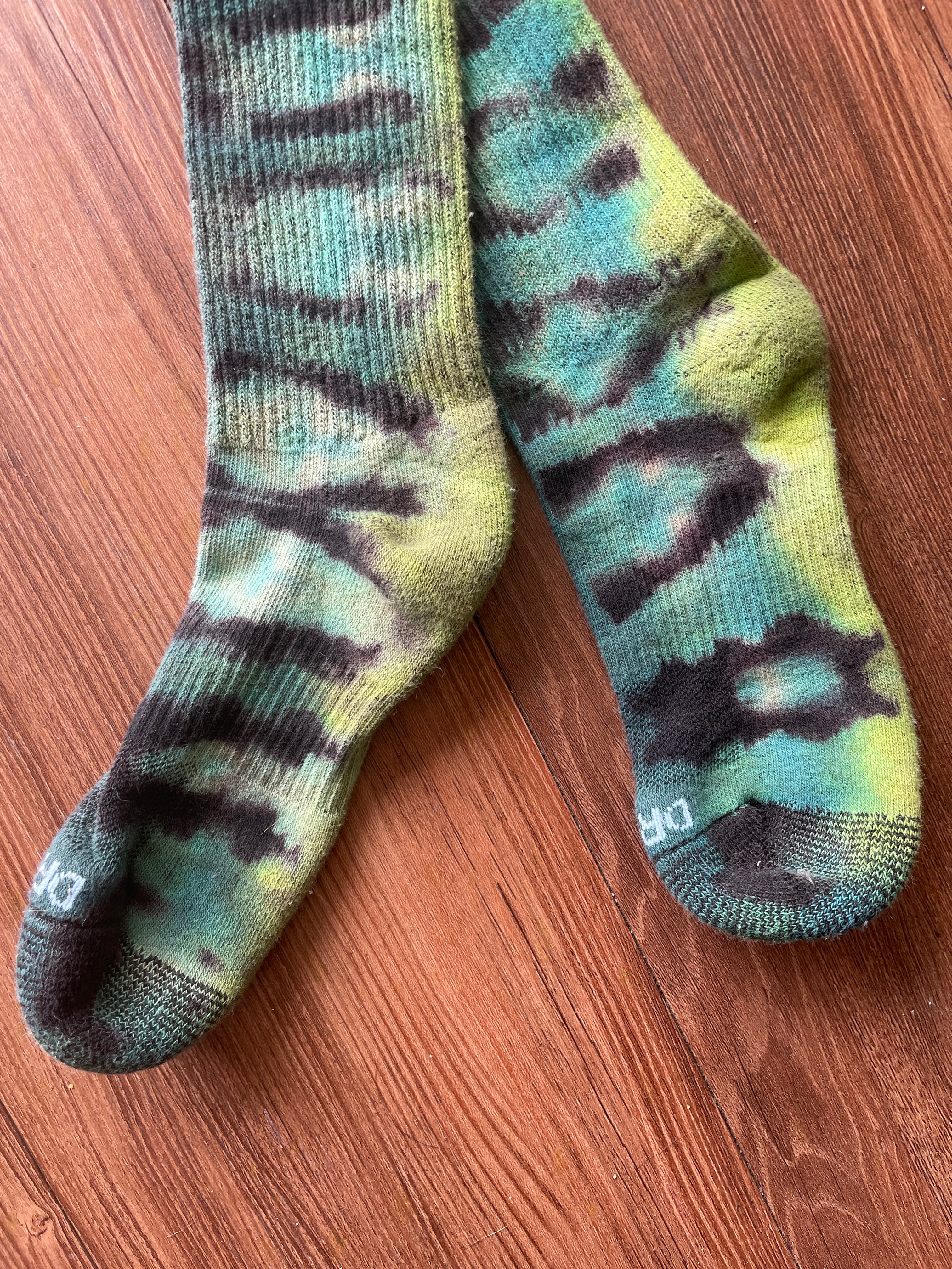 Bright Green, Blue, and Black Reverse Tie Dye Nike Dri-FIT Training Socks - Size Medium (Men's 6-8/Women's 7-10)