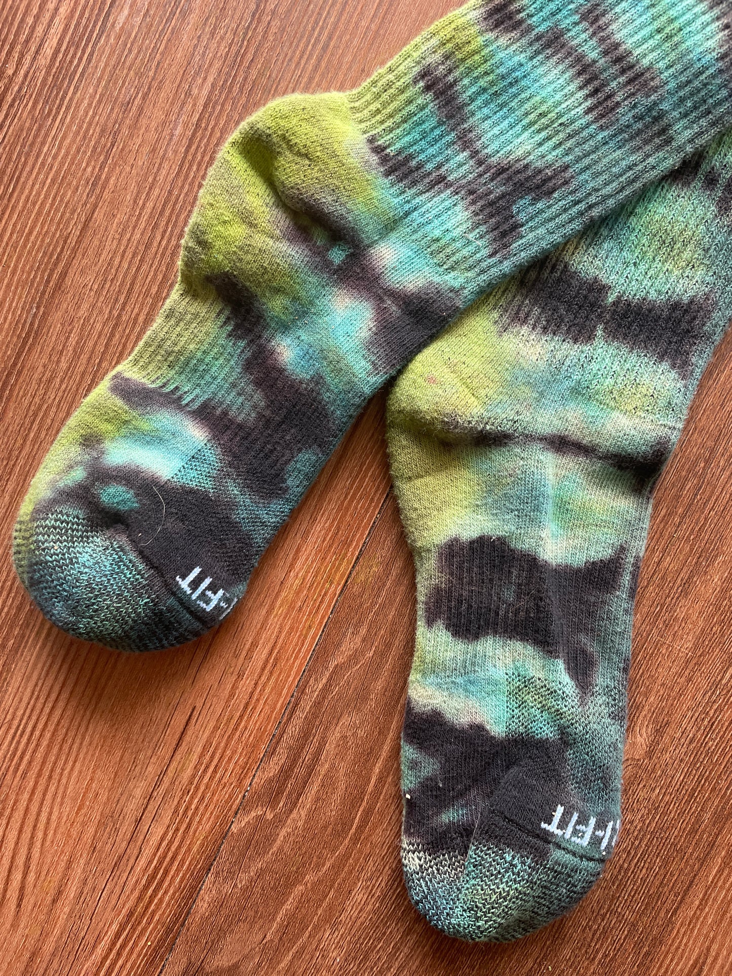 Bright Green, Blue, and Black Reverse Tie Dye Nike Dri-FIT Training Socks - Size Medium (Men's 6-8/Women's 7-10)