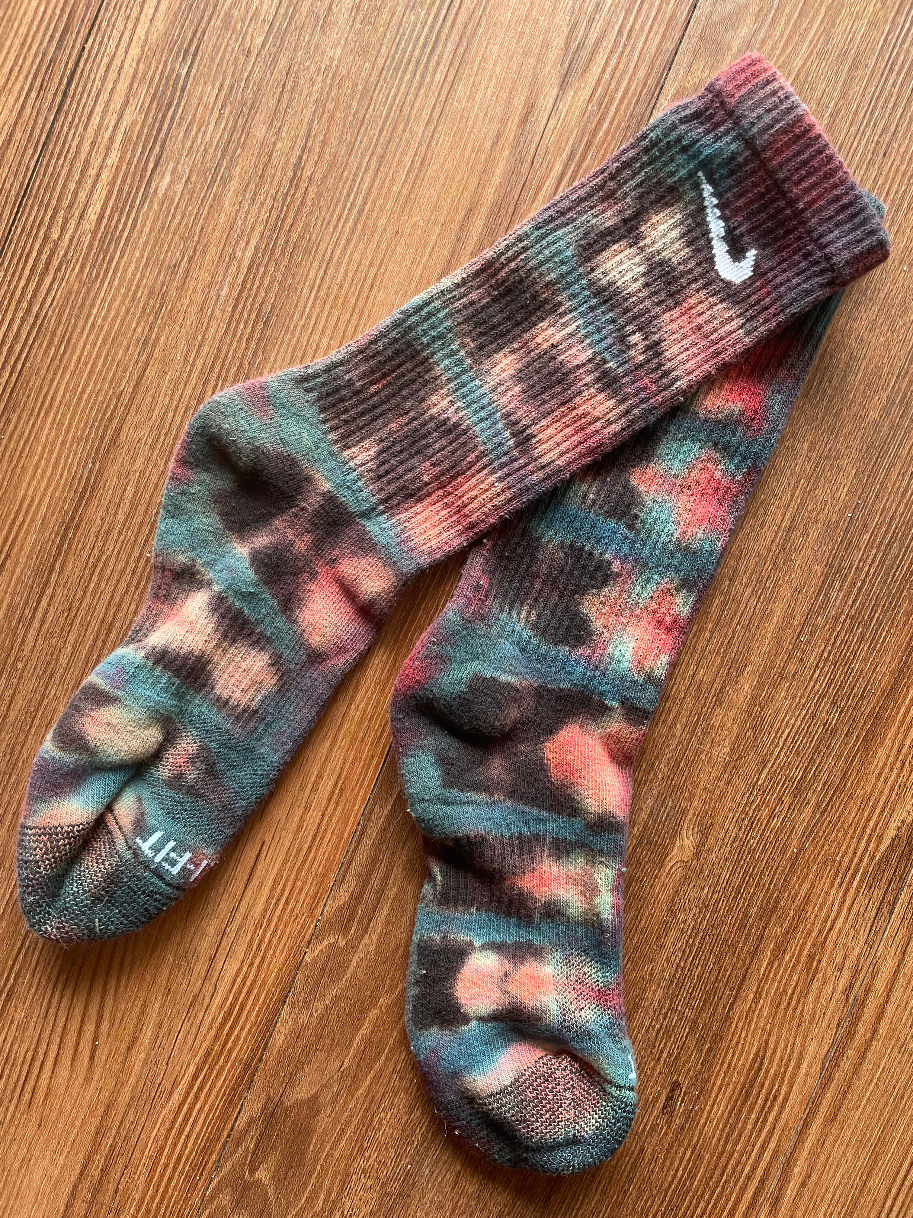 Red, Blue, and Black Reverse Tie Dye Nike Dri-FIT Training Socks - Size Medium (Men's 6-8/Women's 7-10)