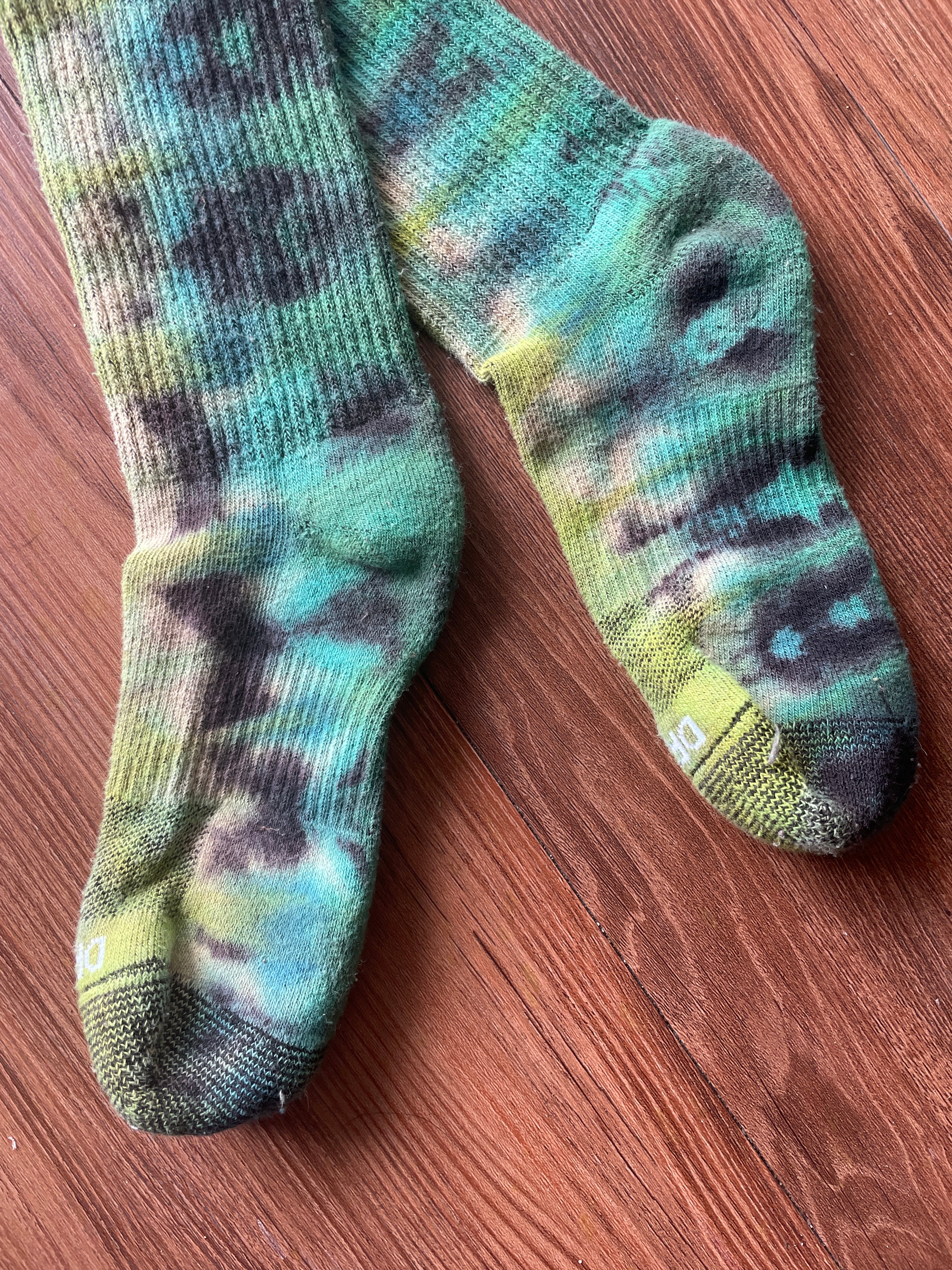 Turquoise, Bright Green, and Black Reverse Tie Dye Nike Dri-FIT Training Socks - Size Medium (Men's 6-8/Women's 7-10)
