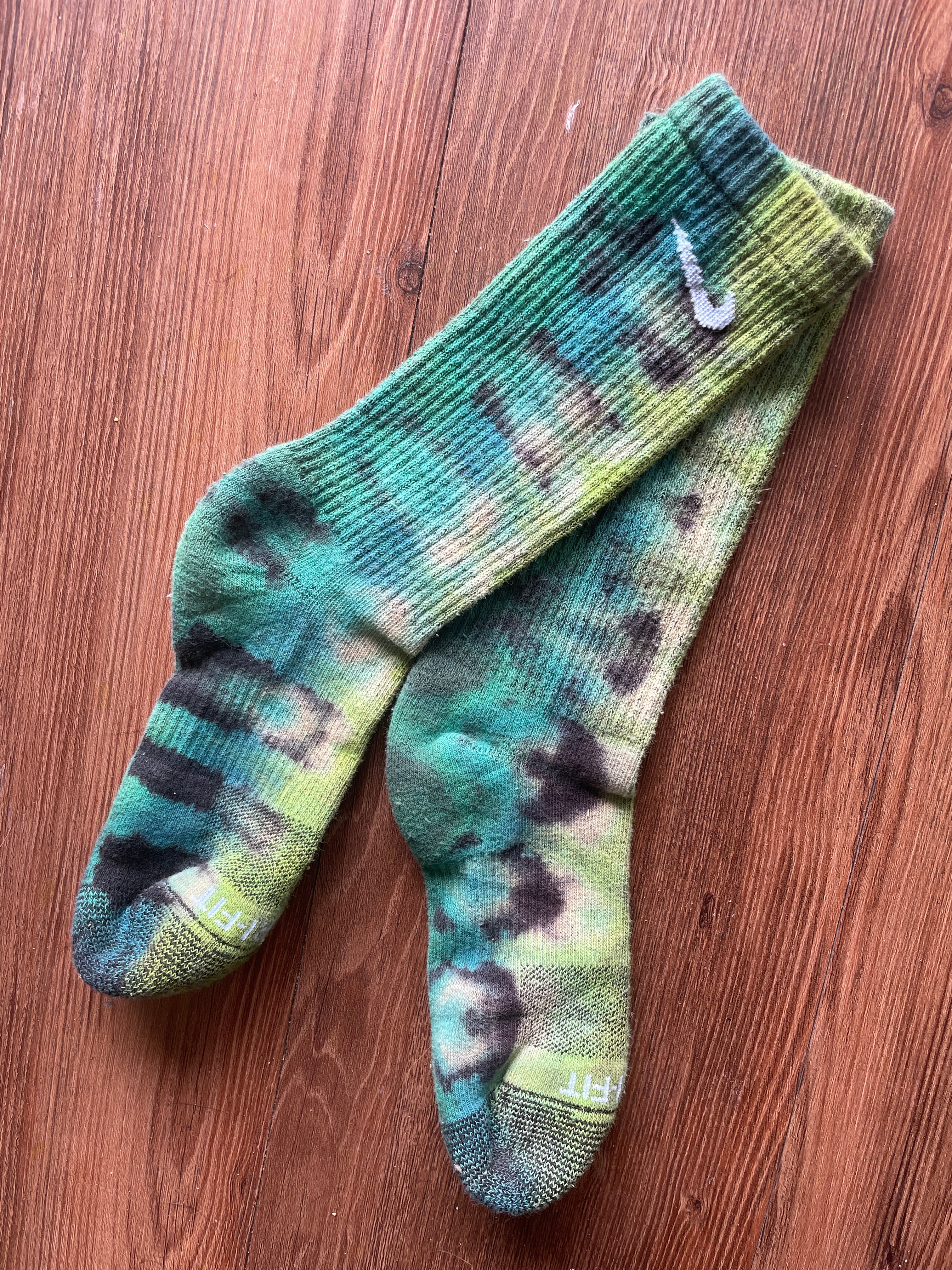 Turquoise, Bright Green, and Black Reverse Tie Dye Nike Dri-FIT Training Socks - Size Medium (Men's 6-8/Women's 7-10)