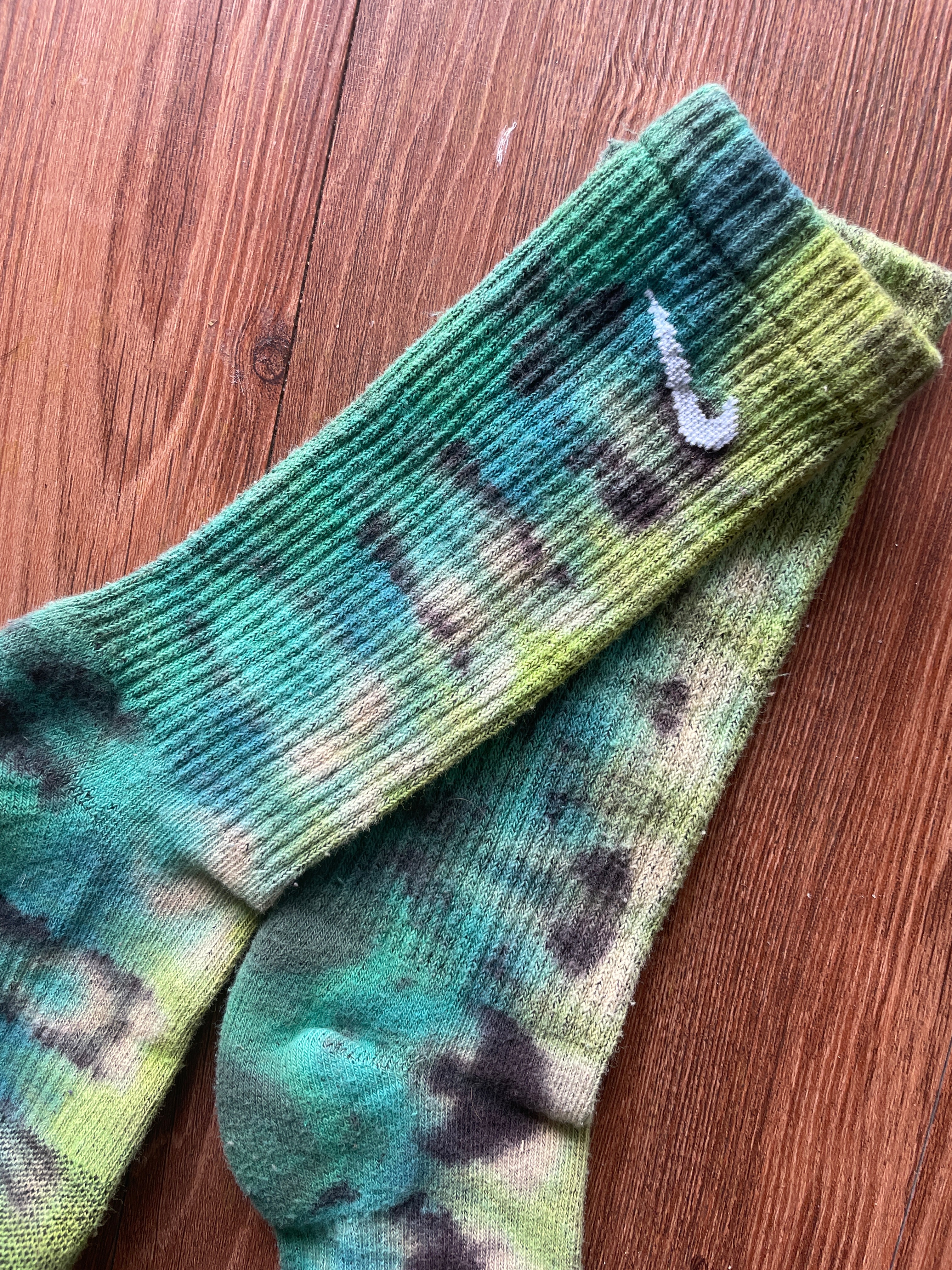 Turquoise, Bright Green, and Black Reverse Tie Dye Nike Dri-FIT Training Socks - Size Medium (Men's 6-8/Women's 7-10)
