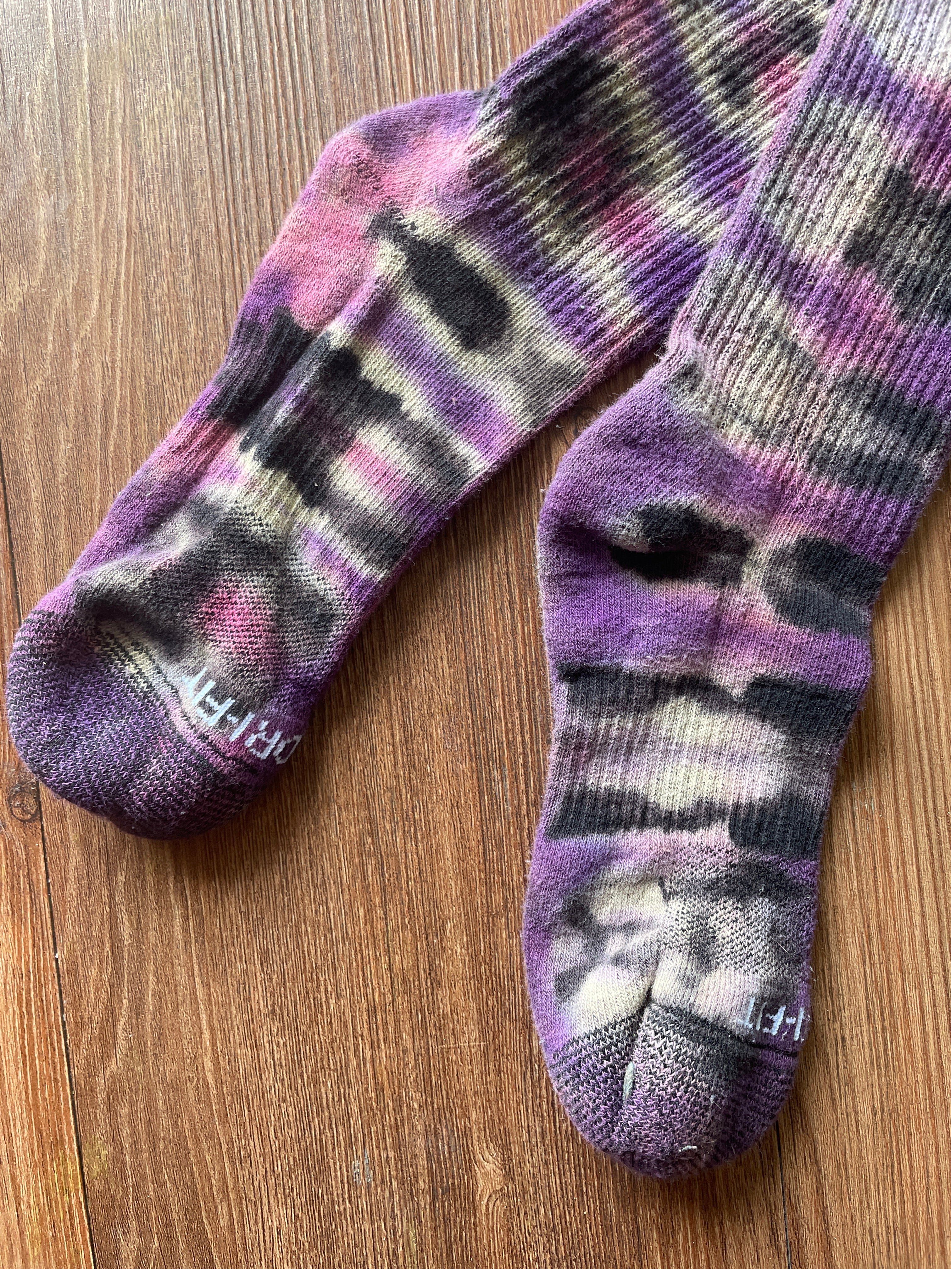 Pink, Purple, and Black Reverse Tie Dye Nike Dri-FIT Training Socks - Size Medium (Men's 6-8/Women's 7-10)