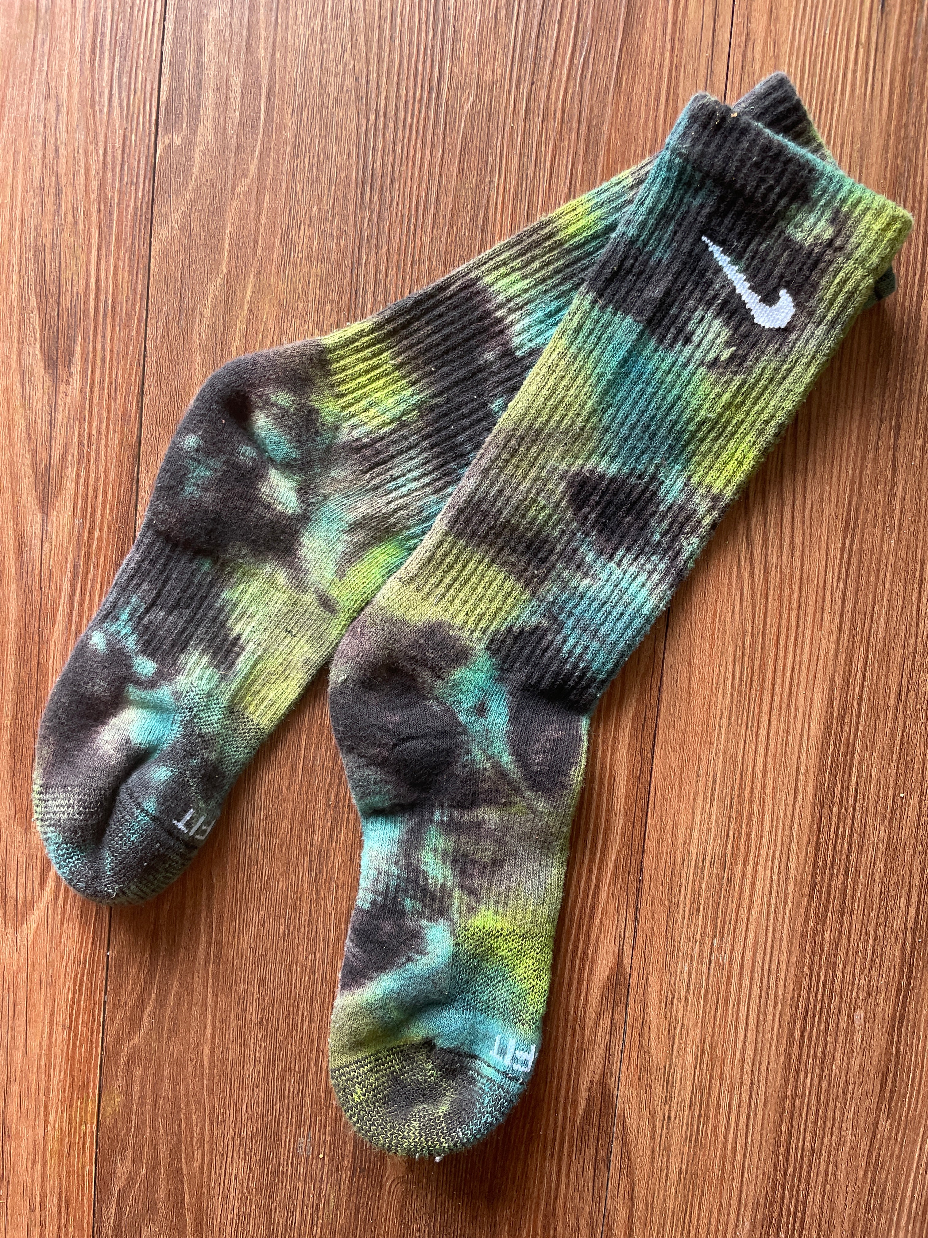 Bright Green, Turquoise, and Black Reverse Tie Dye Nike Dri-FIT Training Socks - Size Medium (Men's 6-8/Women's 7-10)