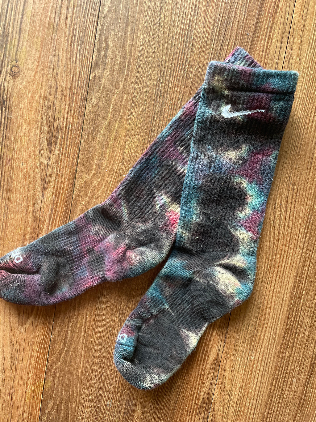 Red, Blue, and Black Reverse Tie Dye Nike Dri-FIT Training Socks - Size Medium (Men's 6-8/Women's 7-10)