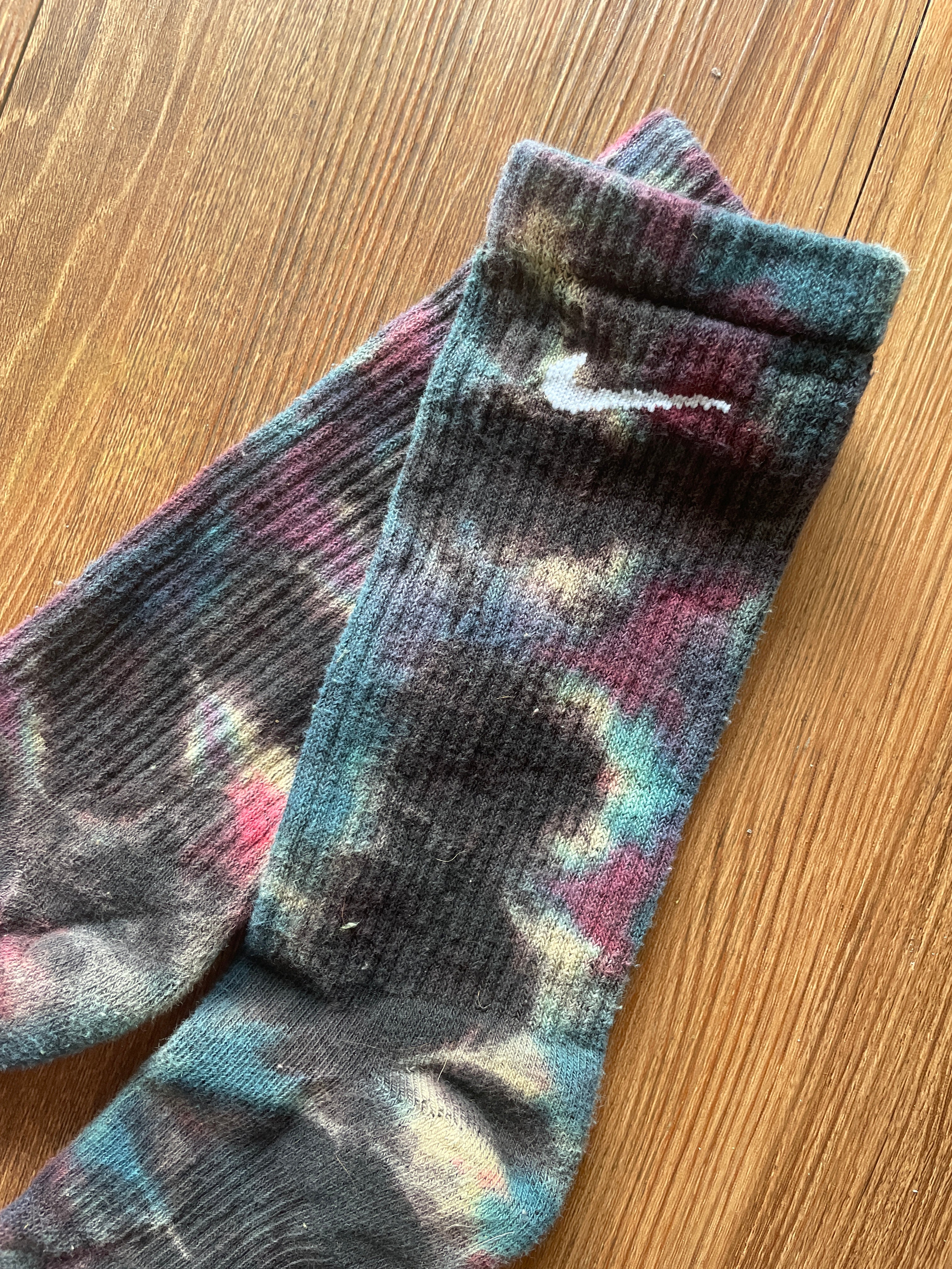 Red, Blue, and Black Reverse Tie Dye Nike Dri-FIT Training Socks - Size Medium (Men's 6-8/Women's 7-10)