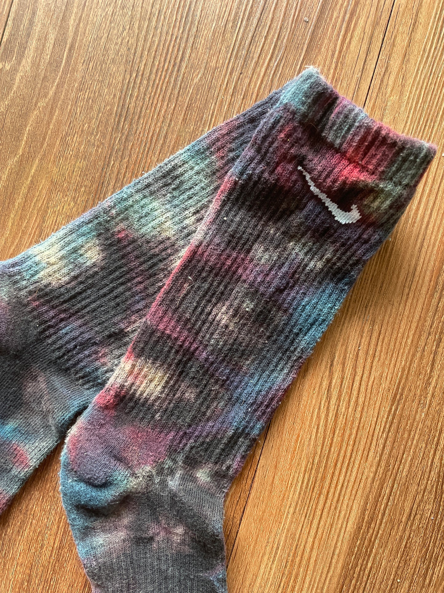 Red, Blue, and Black Reverse Tie Dye Nike Dri-FIT Training Socks - Size Medium (Men's 6-8/Women's 7-10)