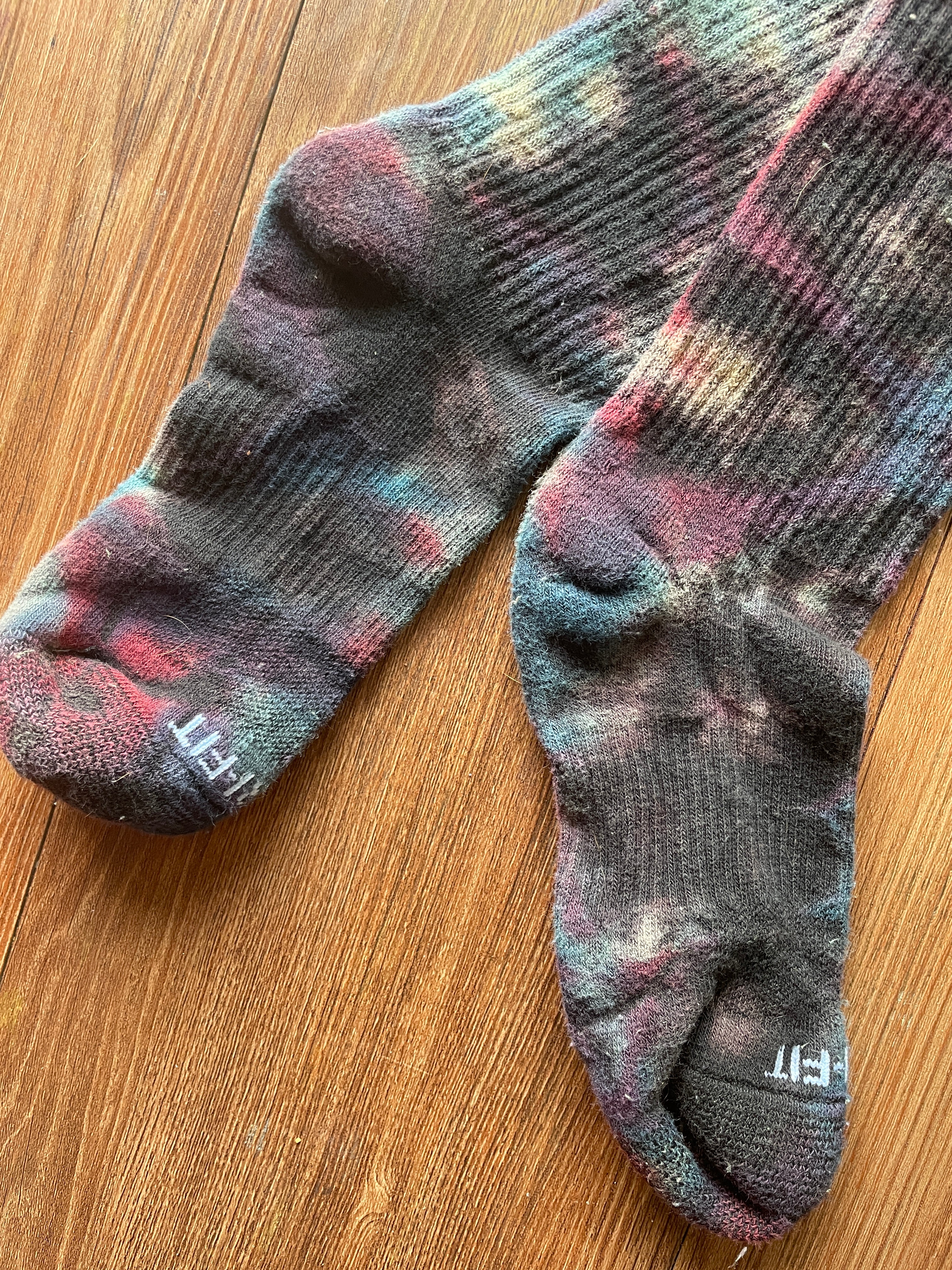 Red, Blue, and Black Reverse Tie Dye Nike Dri-FIT Training Socks - Size Medium (Men's 6-8/Women's 7-10)