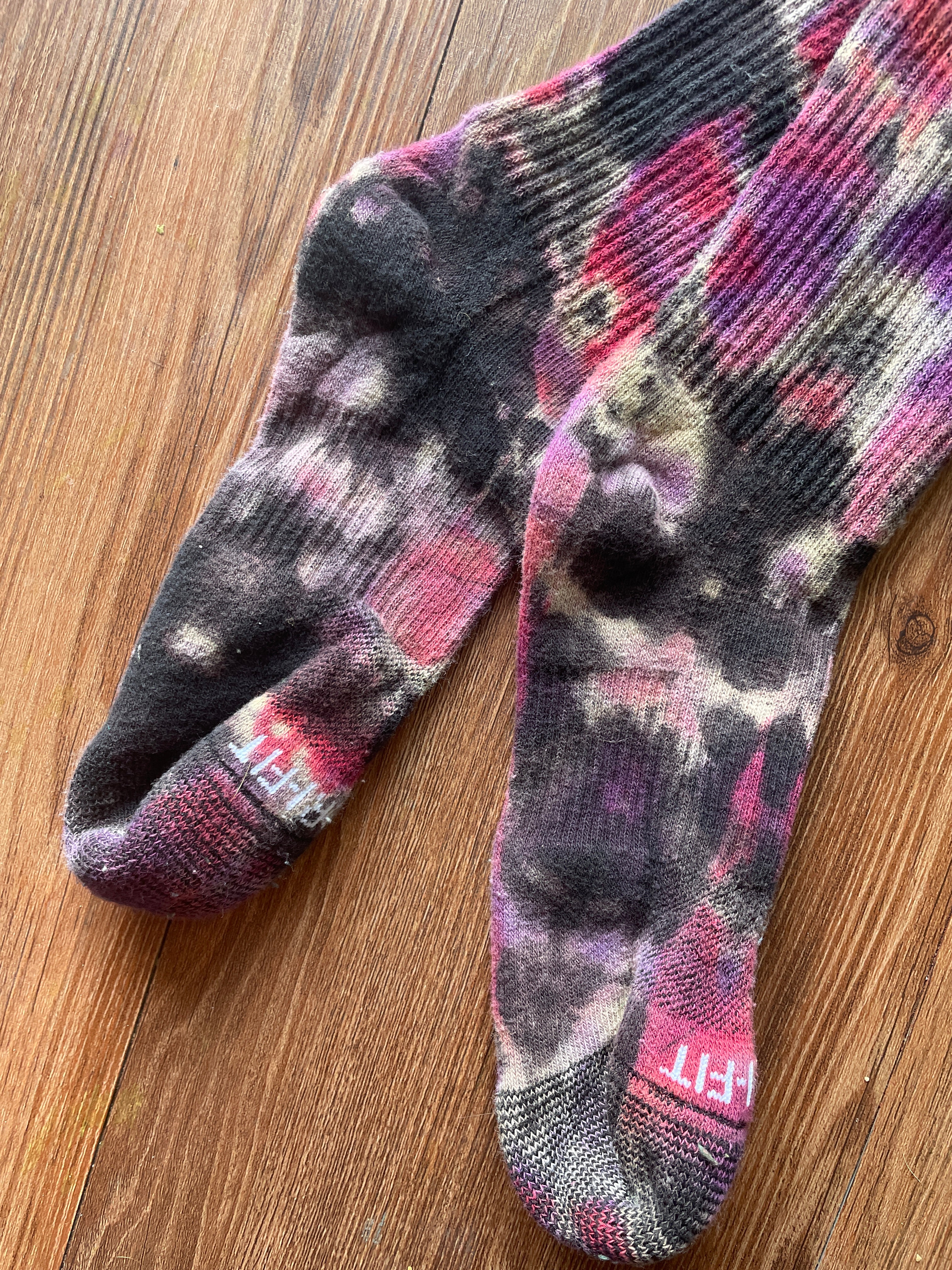 Red, Purple, and Black Reverse Tie Dye Nike Dri-FIT Training Socks - Size Medium (Men's 6-8/Women's 7-10)