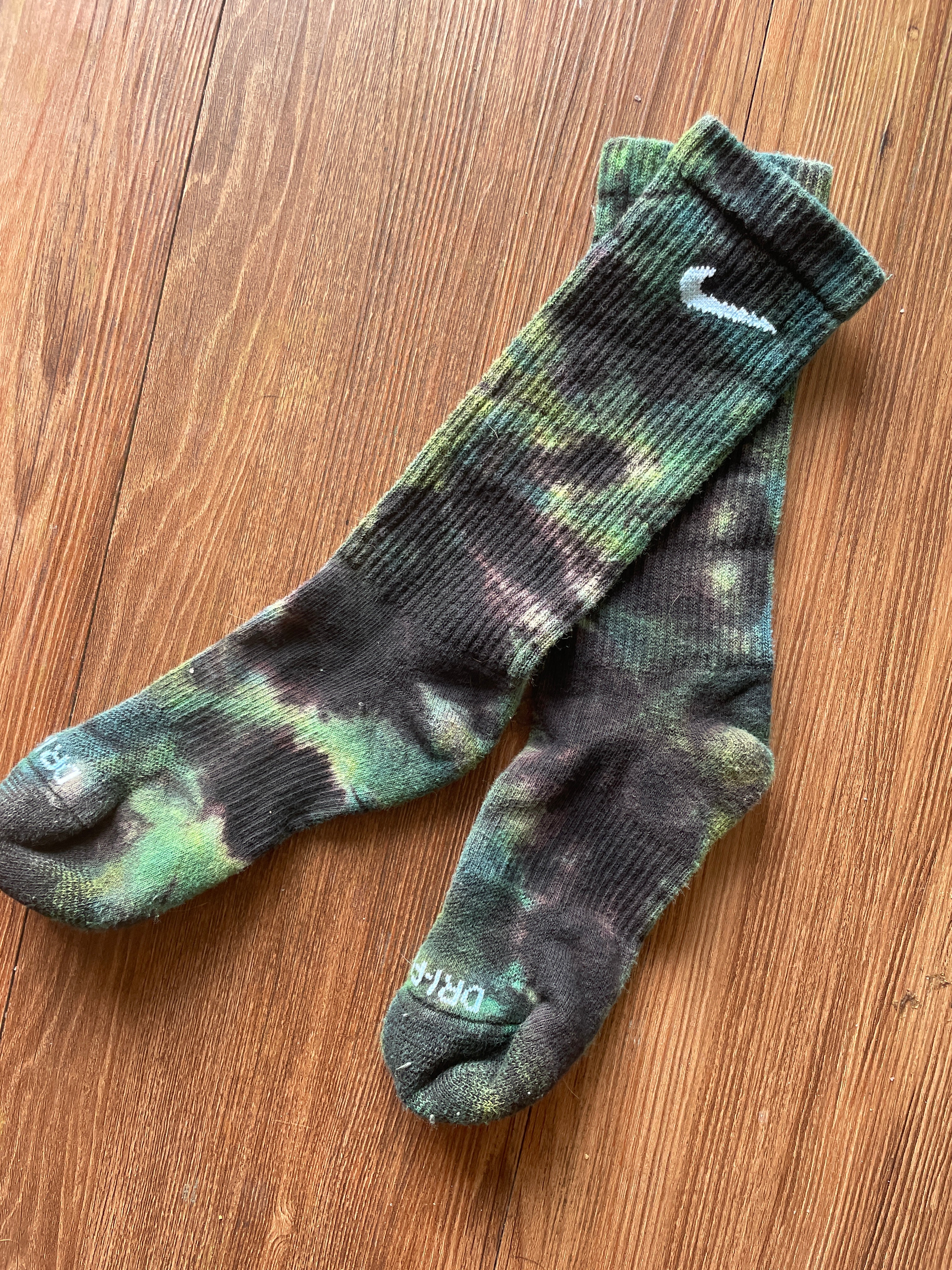 Green and Black Reverse Tie Dye Nike Dri-FIT Training Socks - Size Medium (Men's 6-8/Women's 7-10)