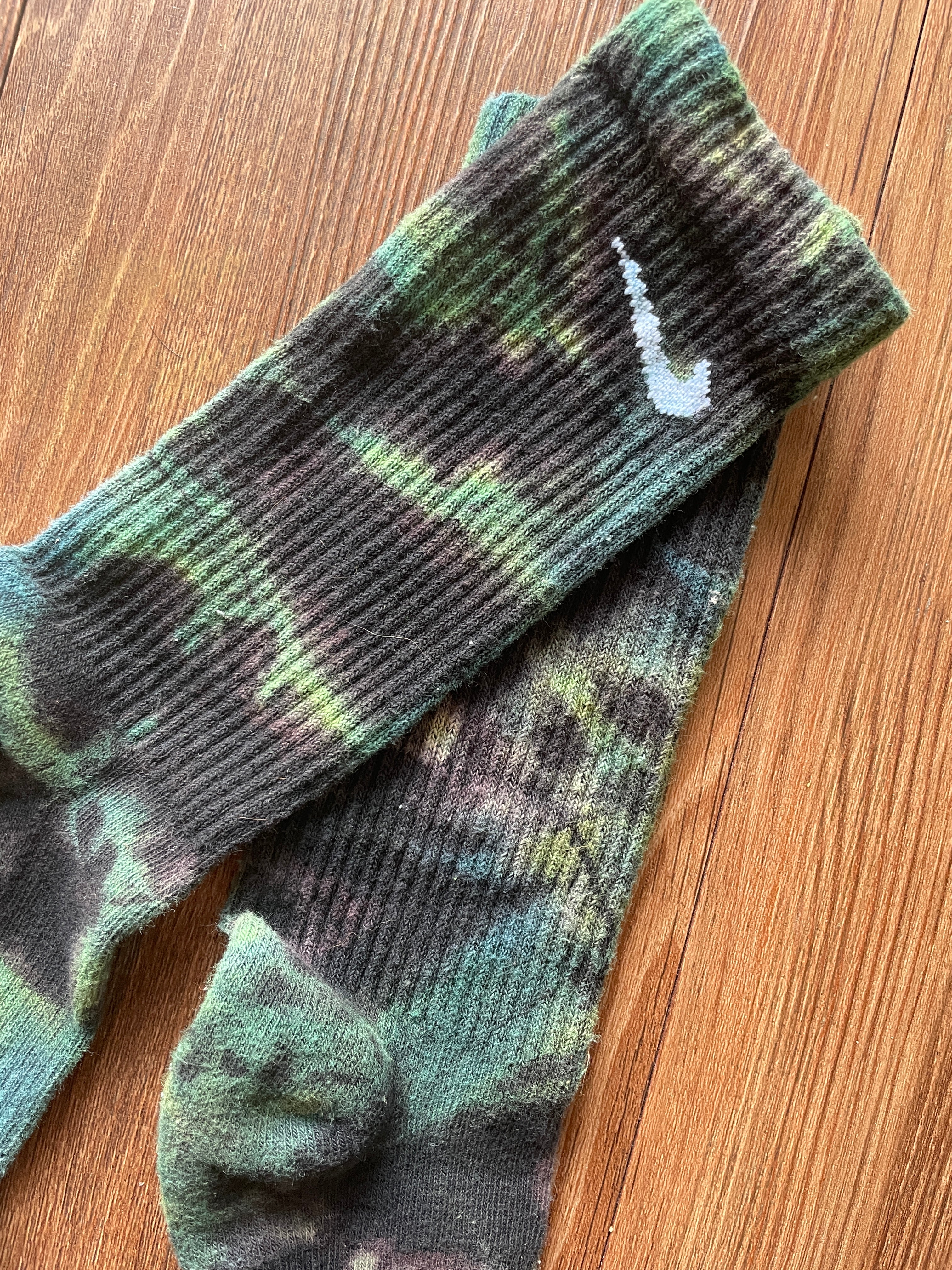Green and Black Reverse Tie Dye Nike Dri-FIT Training Socks - Size Medium (Men's 6-8/Women's 7-10)
