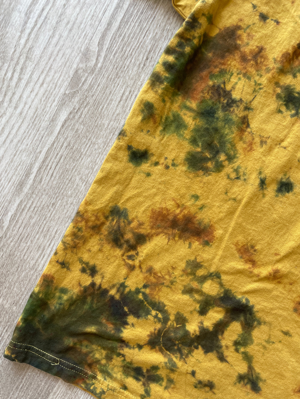 MEDIUM Men’s Yellow Octo-drummer Handmade Tie Dye T-Shirt | One-Of-a-Kind Yellow and Brown Short Sleeve