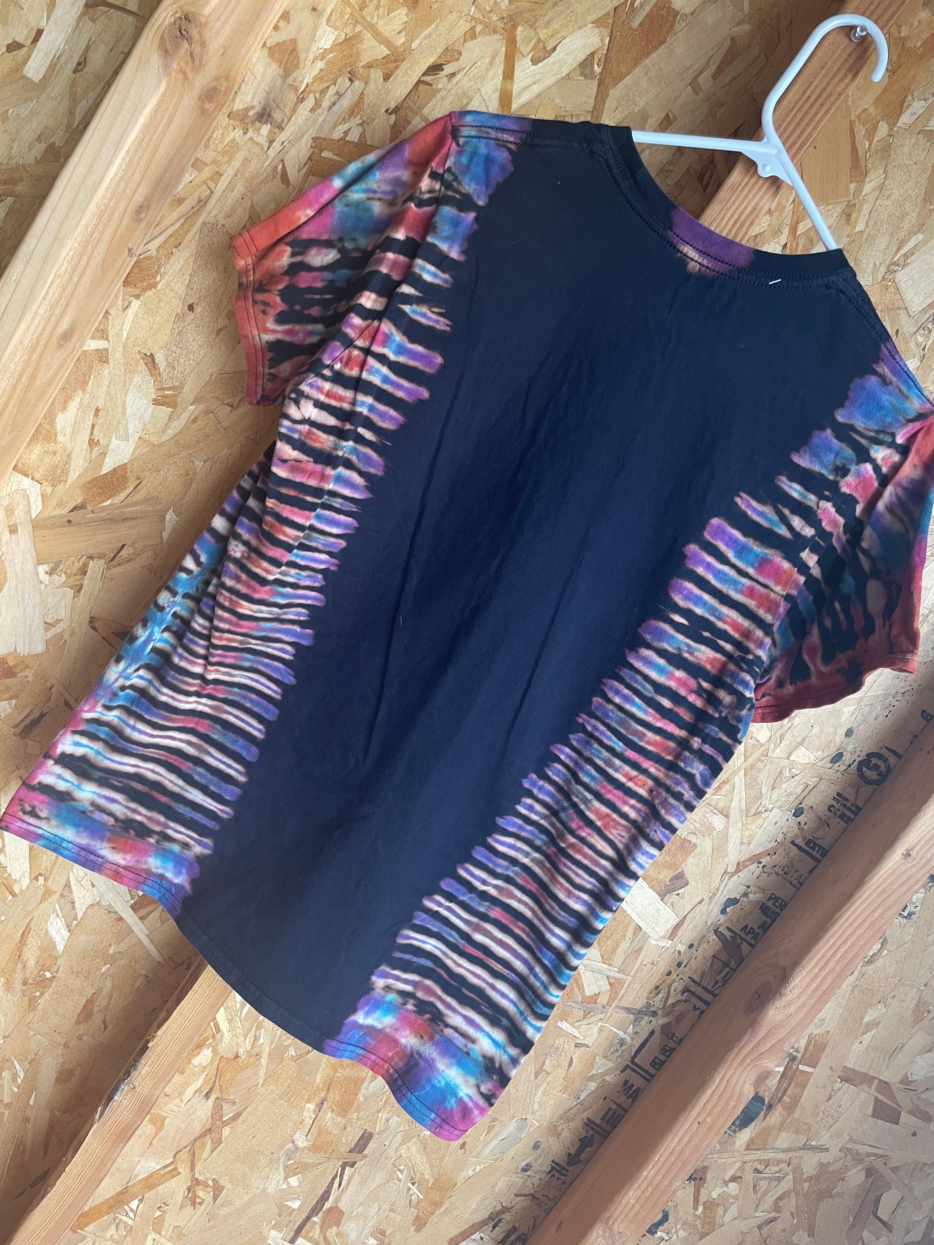 Medium Men’s Aaliyah Handmade Tie Dye T-Shirt | Black and Red Pleated Tie Dye Short Sleeve