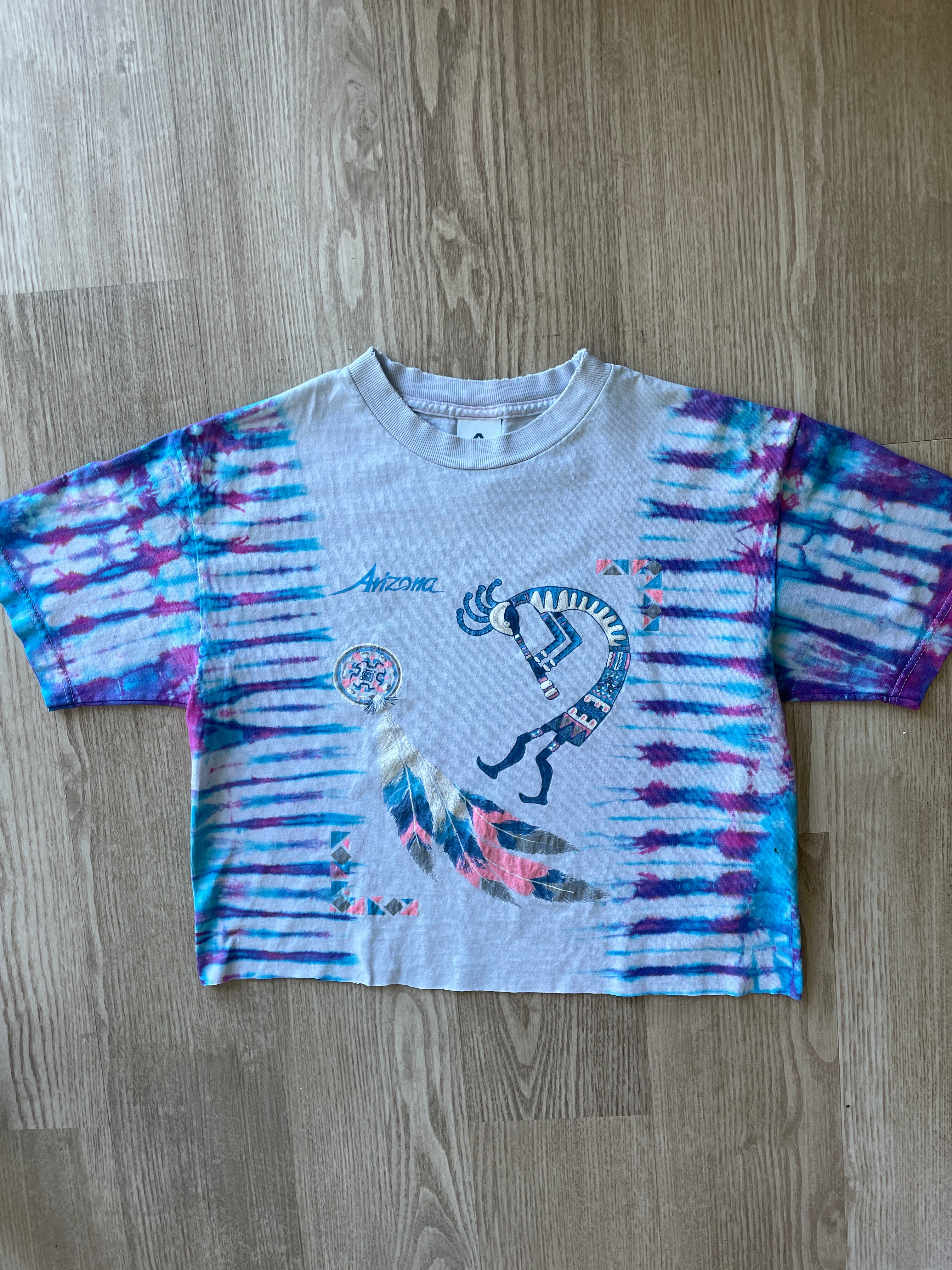 MEDIUM Men’s Vintage Arizona Kokopeli Handmade Tie Dye Cropped T-Shirt | One-Of-a-Kind Pastel Pink and Blue Sleeve Crop Top
