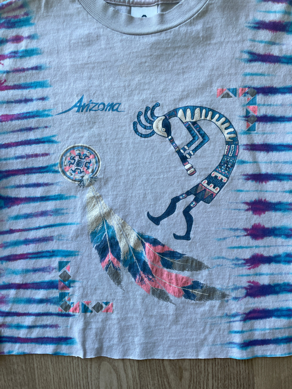 MEDIUM Men’s Vintage Arizona Kokopeli Handmade Tie Dye Cropped T-Shirt | One-Of-a-Kind Pastel Pink and Blue Sleeve Crop Top