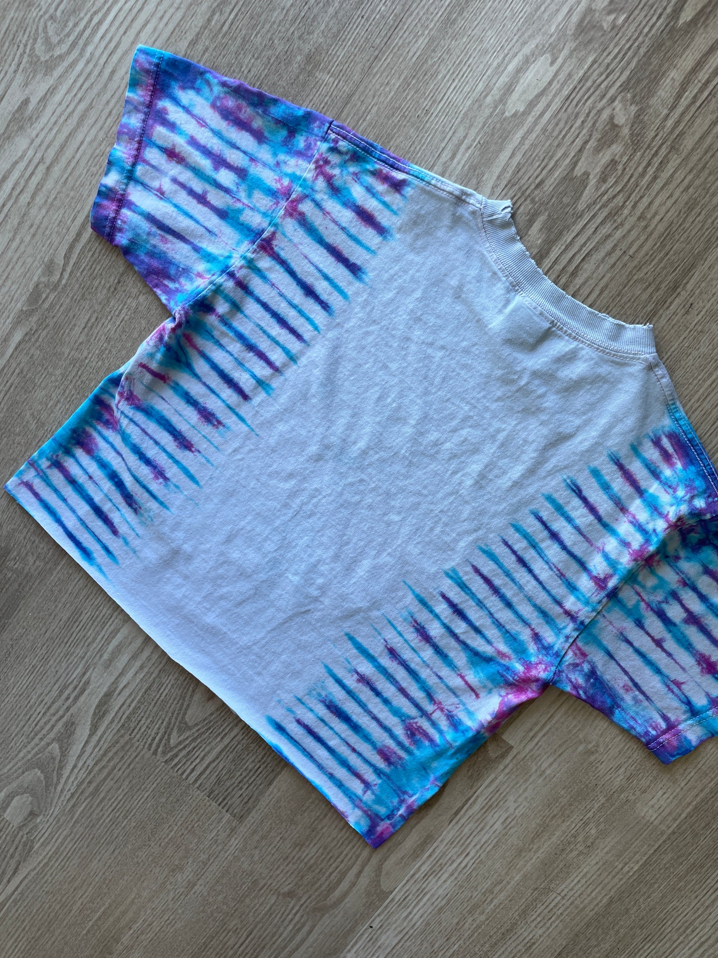 MEDIUM Men’s Vintage Arizona Kokopeli Handmade Tie Dye Cropped T-Shirt | One-Of-a-Kind Pastel Pink and Blue Sleeve Crop Top