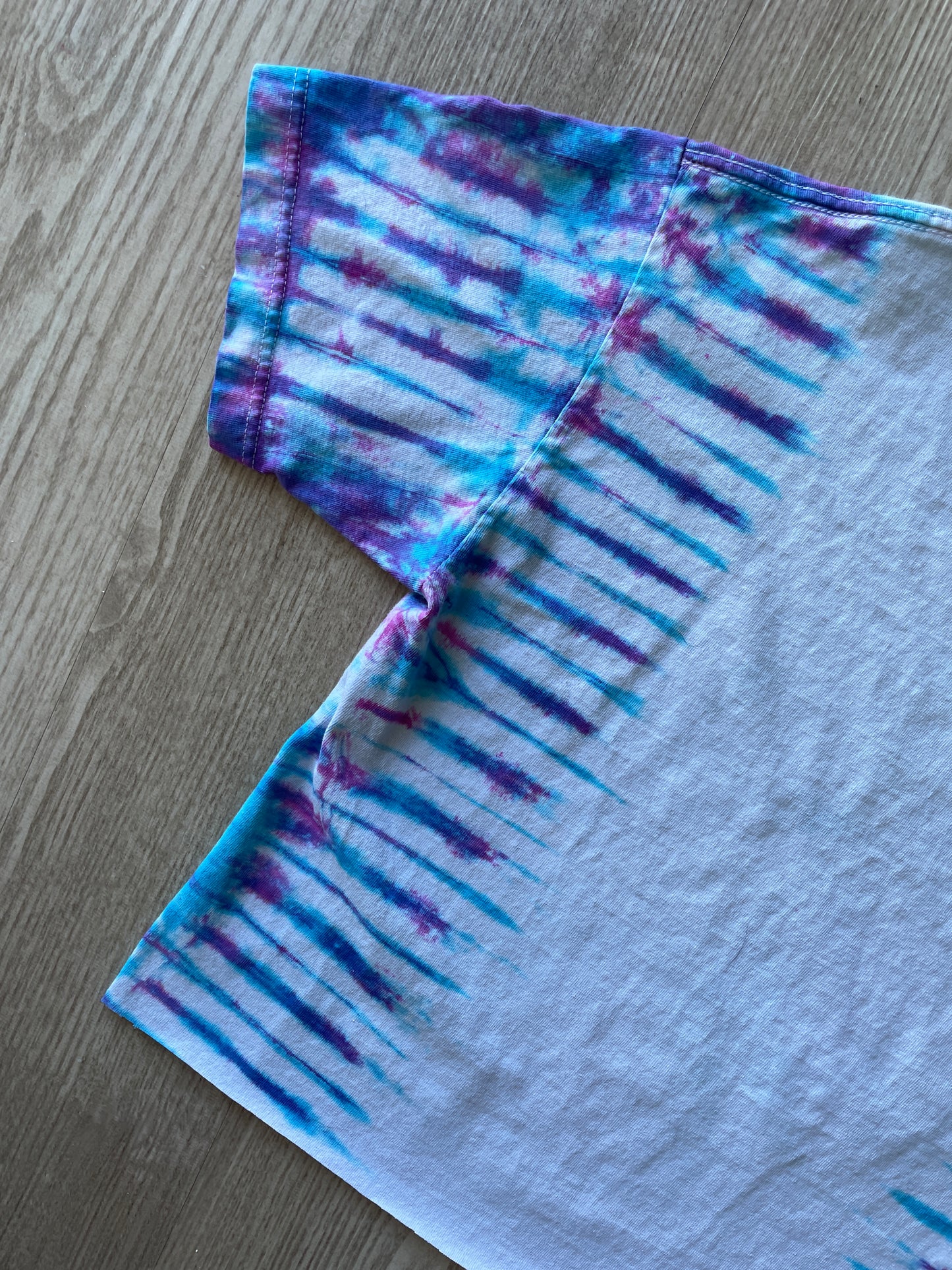 MEDIUM Men’s Vintage Arizona Kokopeli Handmade Tie Dye Cropped T-Shirt | One-Of-a-Kind Pastel Pink and Blue Sleeve Crop Top