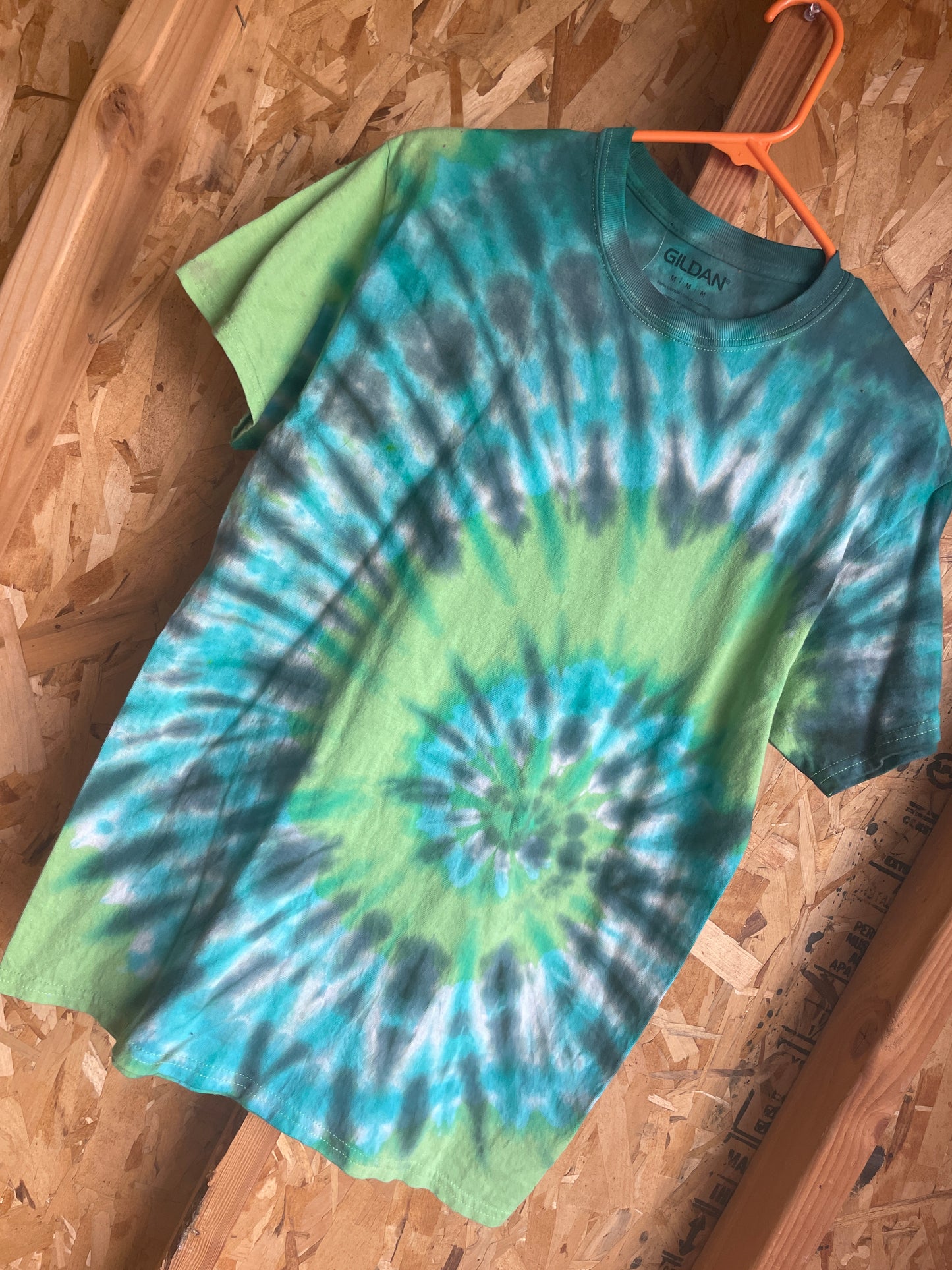 Medium Men’s Green Spiral Handmade Tie Dye T-Shirt | Green Tones Reverse Tie Dye Short Sleeve