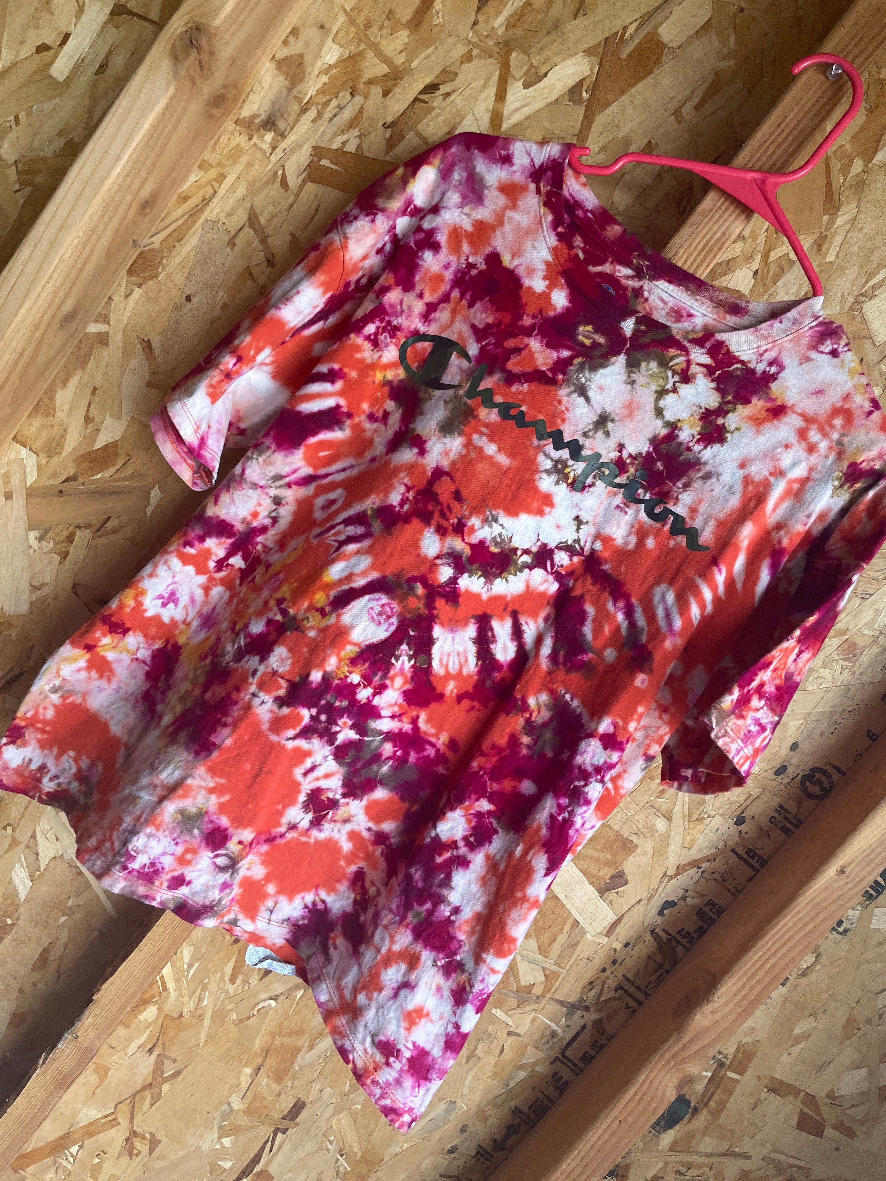Large Men’s Champion Handmade Tie Dye T-Shirt | Orange, Pink, and Red Crumpled Tie Dye Short Sleeve