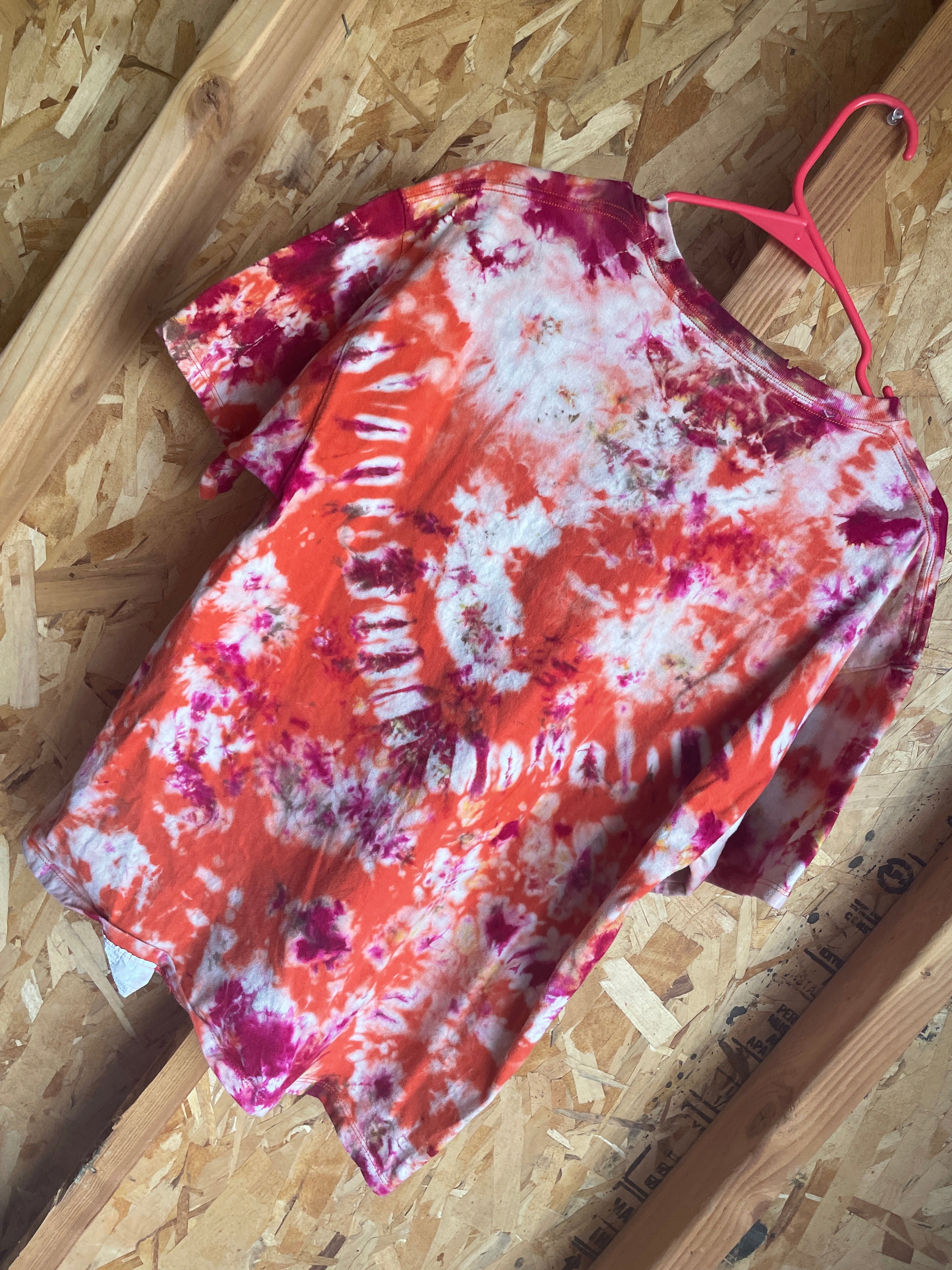 Large Men’s Champion Handmade Tie Dye T-Shirt | Orange, Pink, and Red Crumpled Tie Dye Short Sleeve