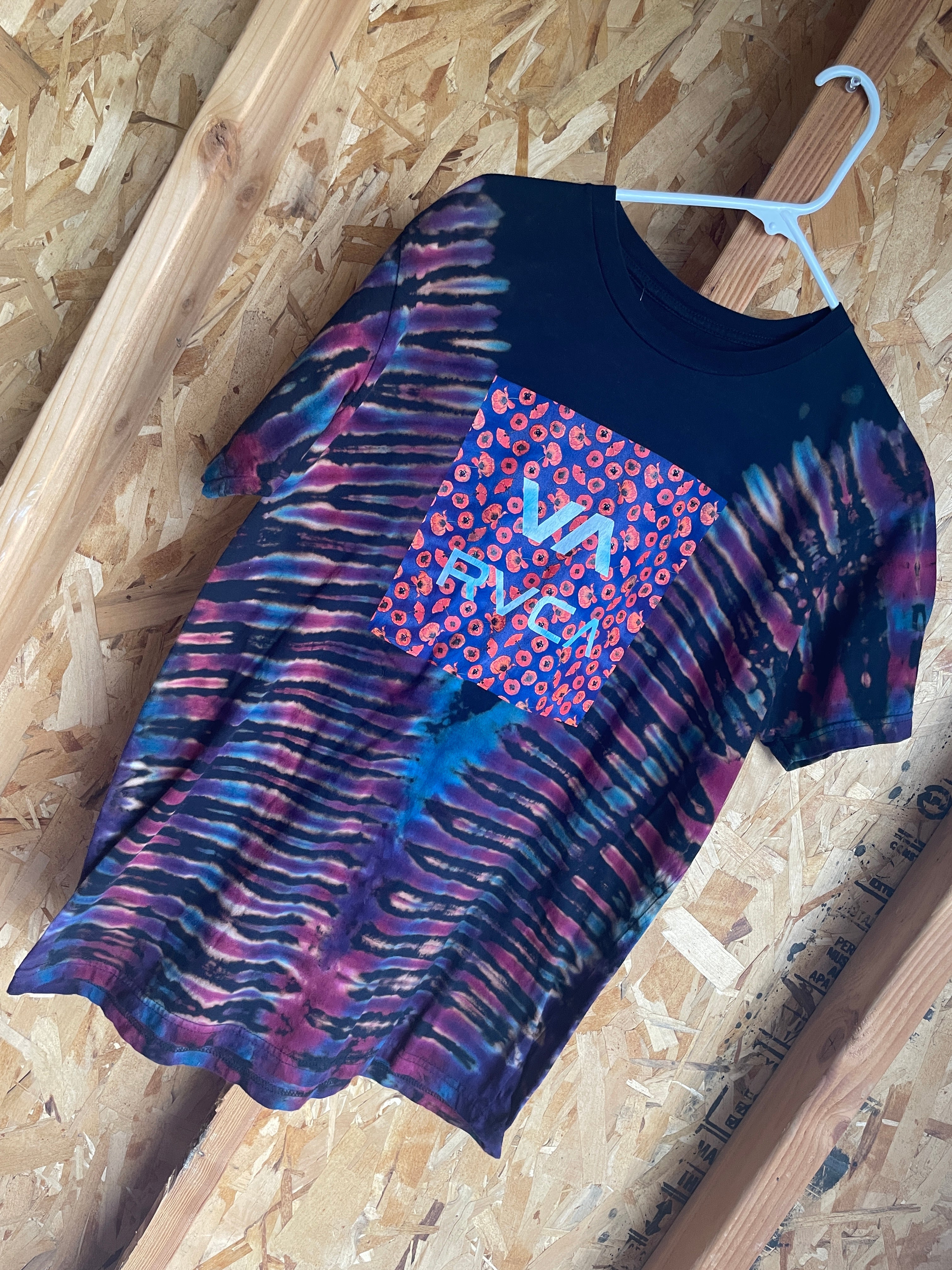 Large Men’s RVCA Handmade Tie Dye T-Shirt |Black, Red, and Blue V-Pleated Tie Dye Short Sleeve