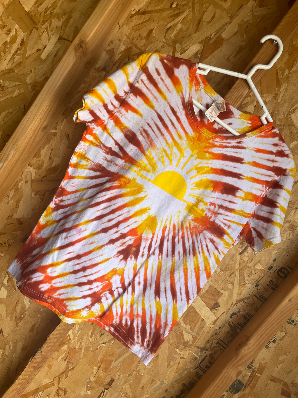 Large Men’s Sunburst Handmade Tie Dye T-Shirt | Warm Colors Pleated Tie Dye Short Sleeve