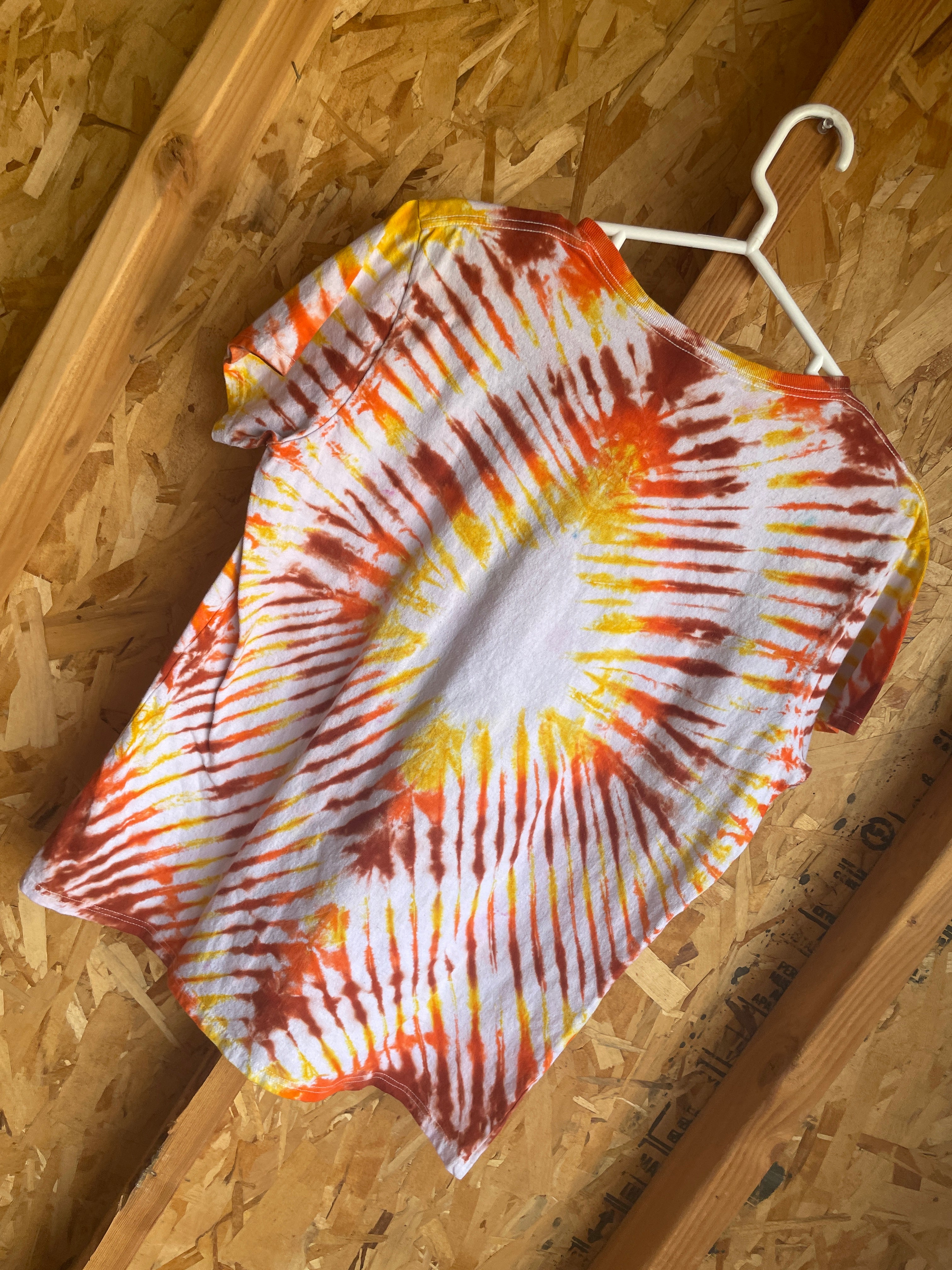 Large Men’s Sunburst Handmade Tie Dye T-Shirt | Warm Colors Pleated Tie Dye Short Sleeve