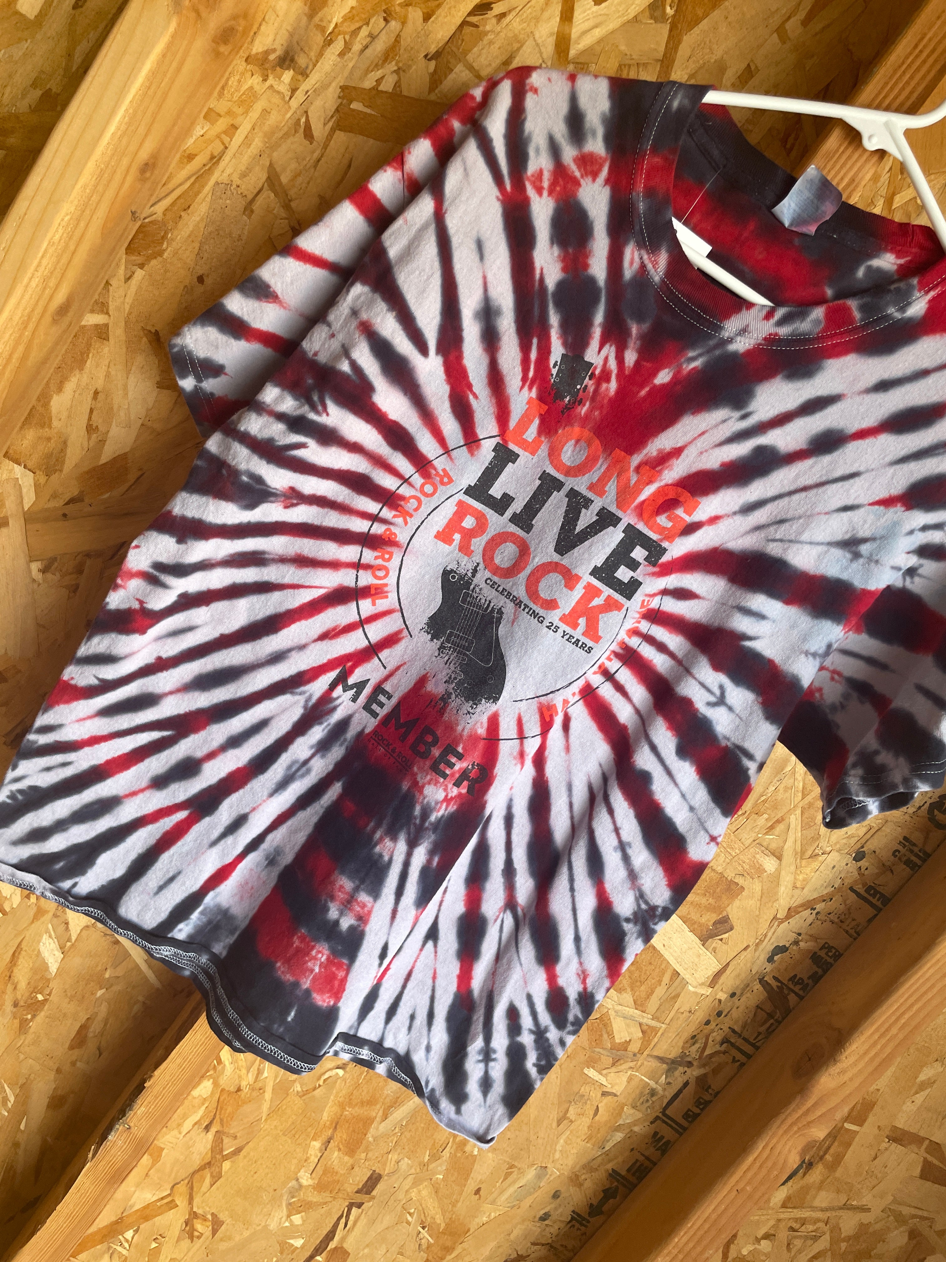 Large Men’s Rock and Roll Hall of Fame Handmade Tie Dye T-Shirt | Red and Black Pleated Tie Dye Short Sleeve