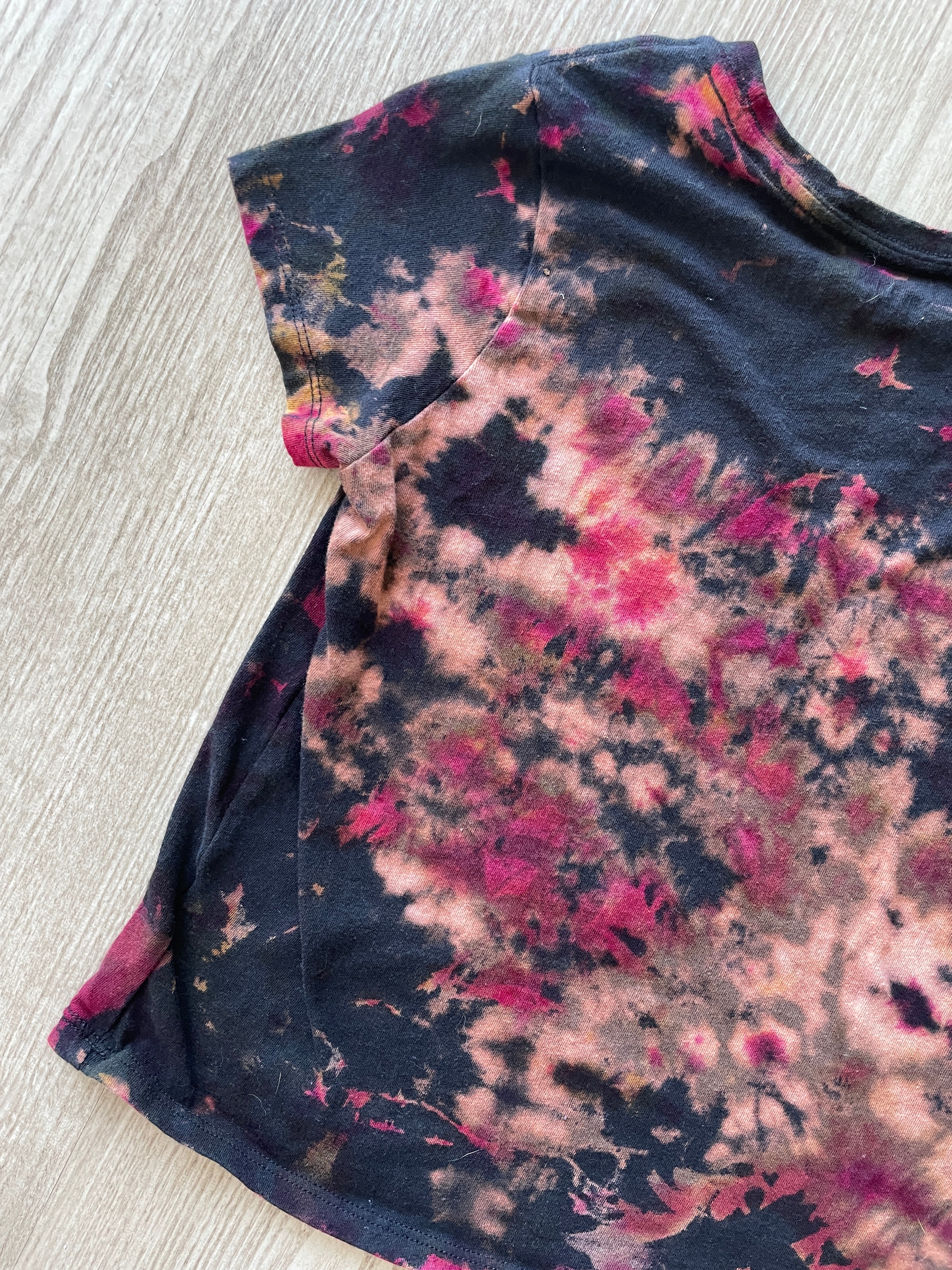 YOUTH GIRLS LARGE Down to Earth Handmade Tie Dye T-Shirt | One-Of-a-Kind Black and Pink Short Sleeve