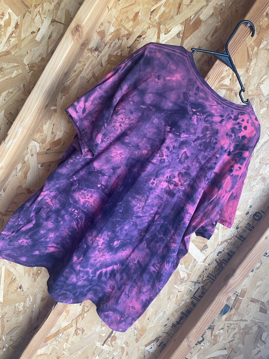 Large Men’s Red and Black Marble Handmade Tie Dye T-Shirt | Crumpled Tie Dye Short Sleeve