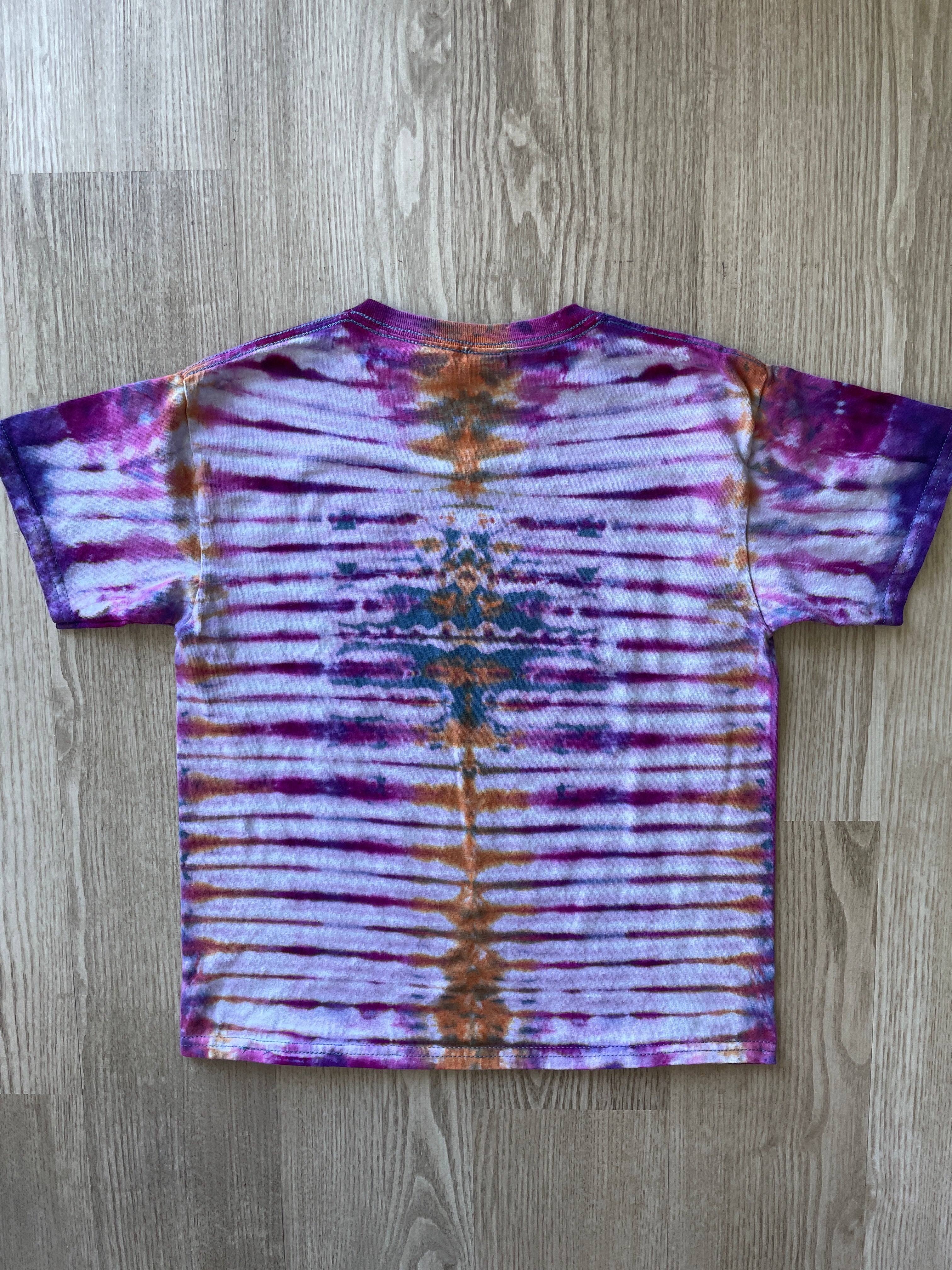 YOUTH MEDIUM Chicago Museum of Science and History Handmade Tie Dye T-Shirt | One-Of-a-Kind Pink and Purple Short Sleeve