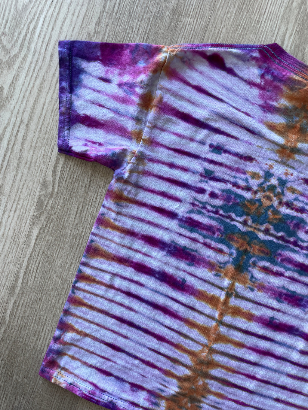 YOUTH MEDIUM Chicago Museum of Science and History Handmade Tie Dye T-Shirt | One-Of-a-Kind Pink and Purple Short Sleeve