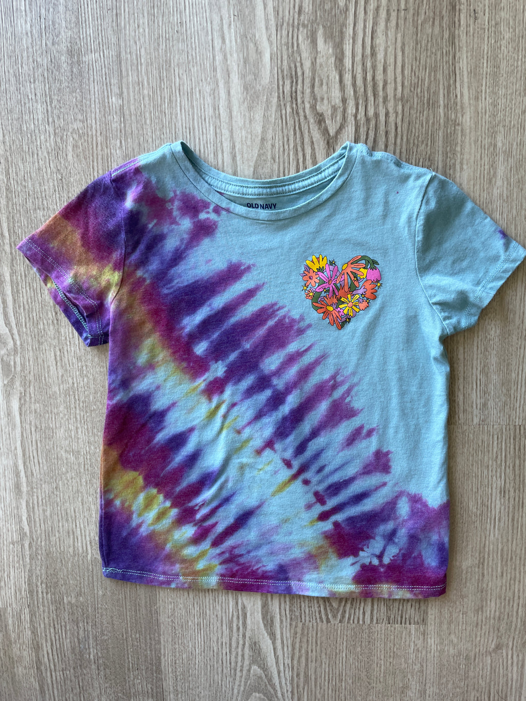YOUTH GIRLS LARGE Floral Heart Handmade Tie Dye T-Shirt | One-Of-a-Kind Pink and Purple Short Sleeve