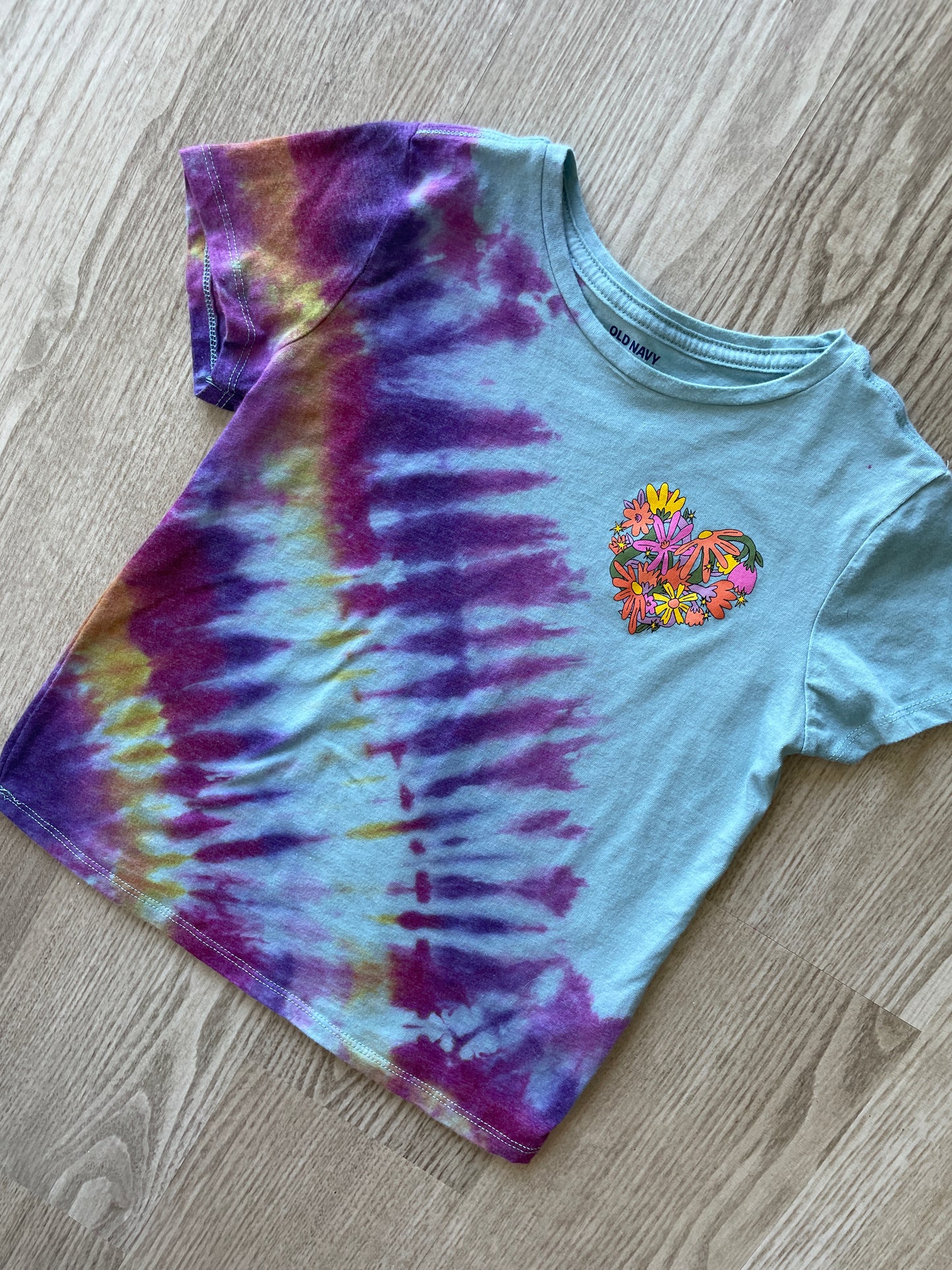 YOUTH GIRLS LARGE Floral Heart Handmade Tie Dye T-Shirt | One-Of-a-Kind Pink and Purple Short Sleeve