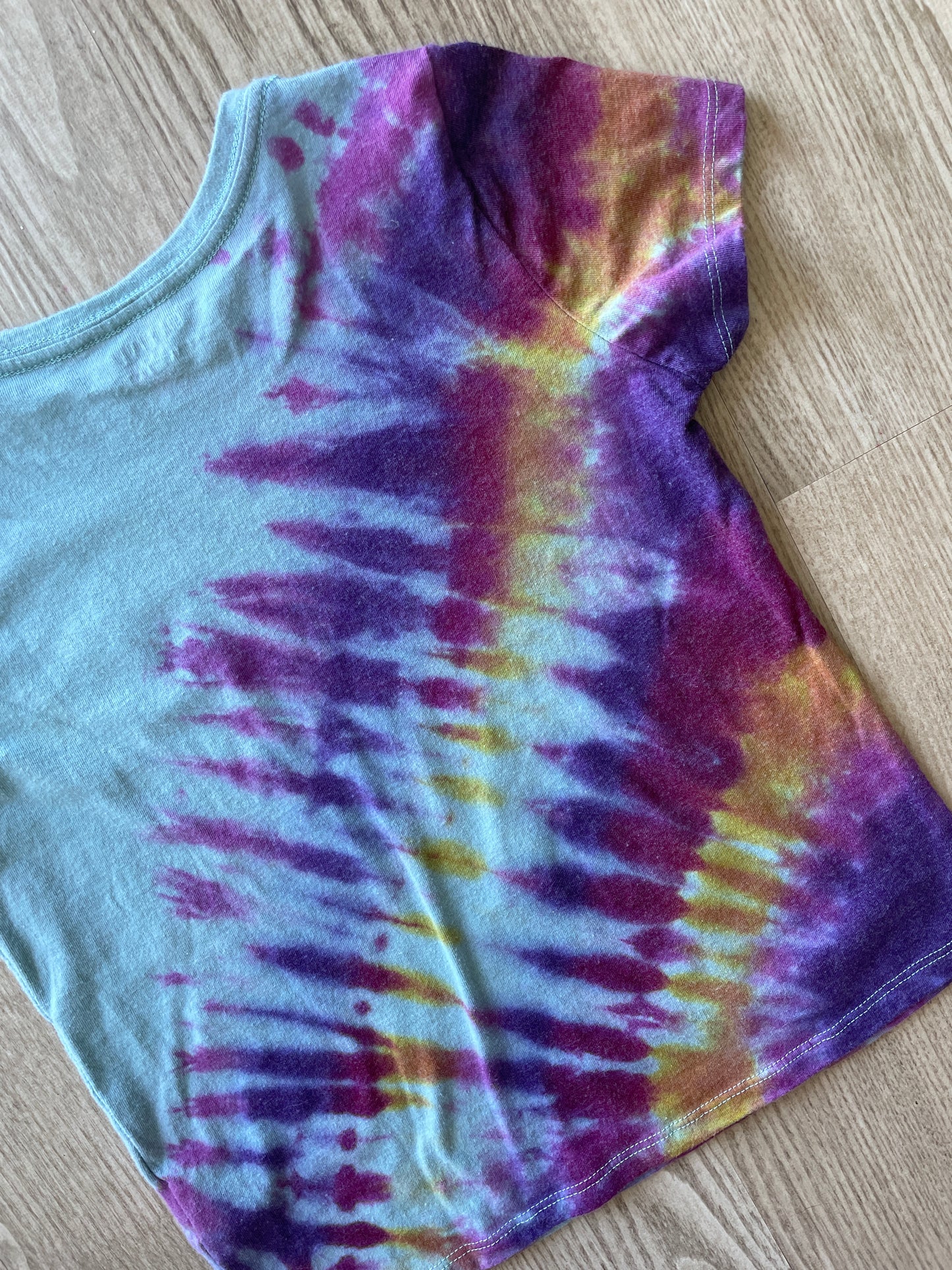 YOUTH GIRLS LARGE Floral Heart Handmade Tie Dye T-Shirt | One-Of-a-Kind Pink and Purple Short Sleeve