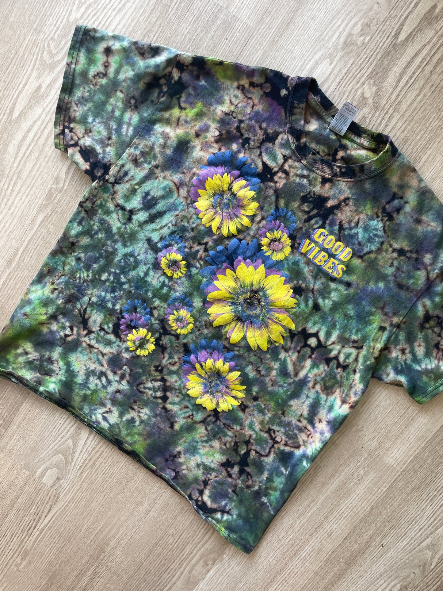 XL Men’s Good Vibes & Sunflowers Handmade Reverse Tie Dye T-Shirt | One-Of-a-Kind Black and Green Short Sleeve