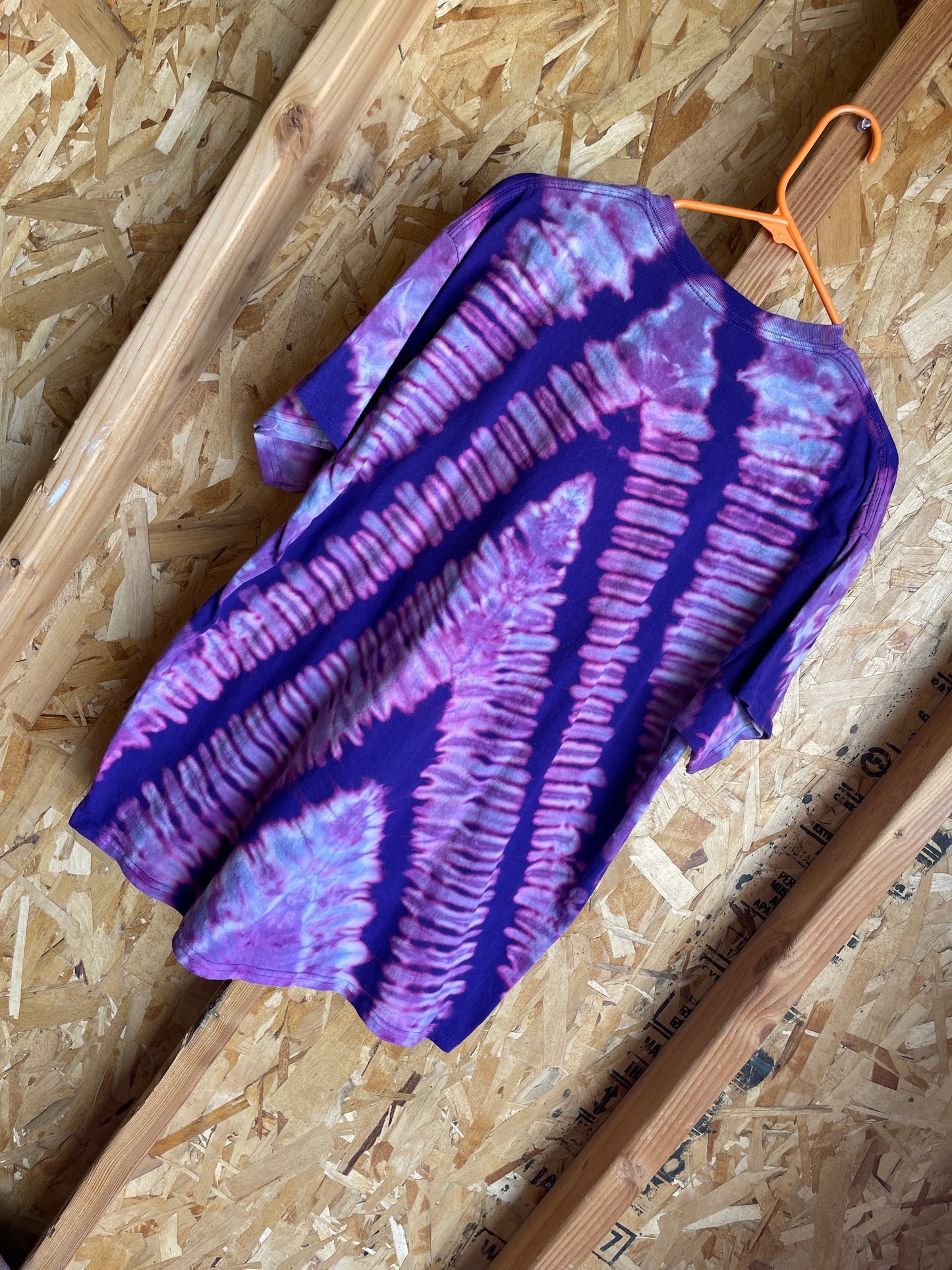 XL Men’s Shades of Purple Handmade Reverse Tie Dye T-Shirt | Pink and Purple Pleated Tie Dye Short Sleeve