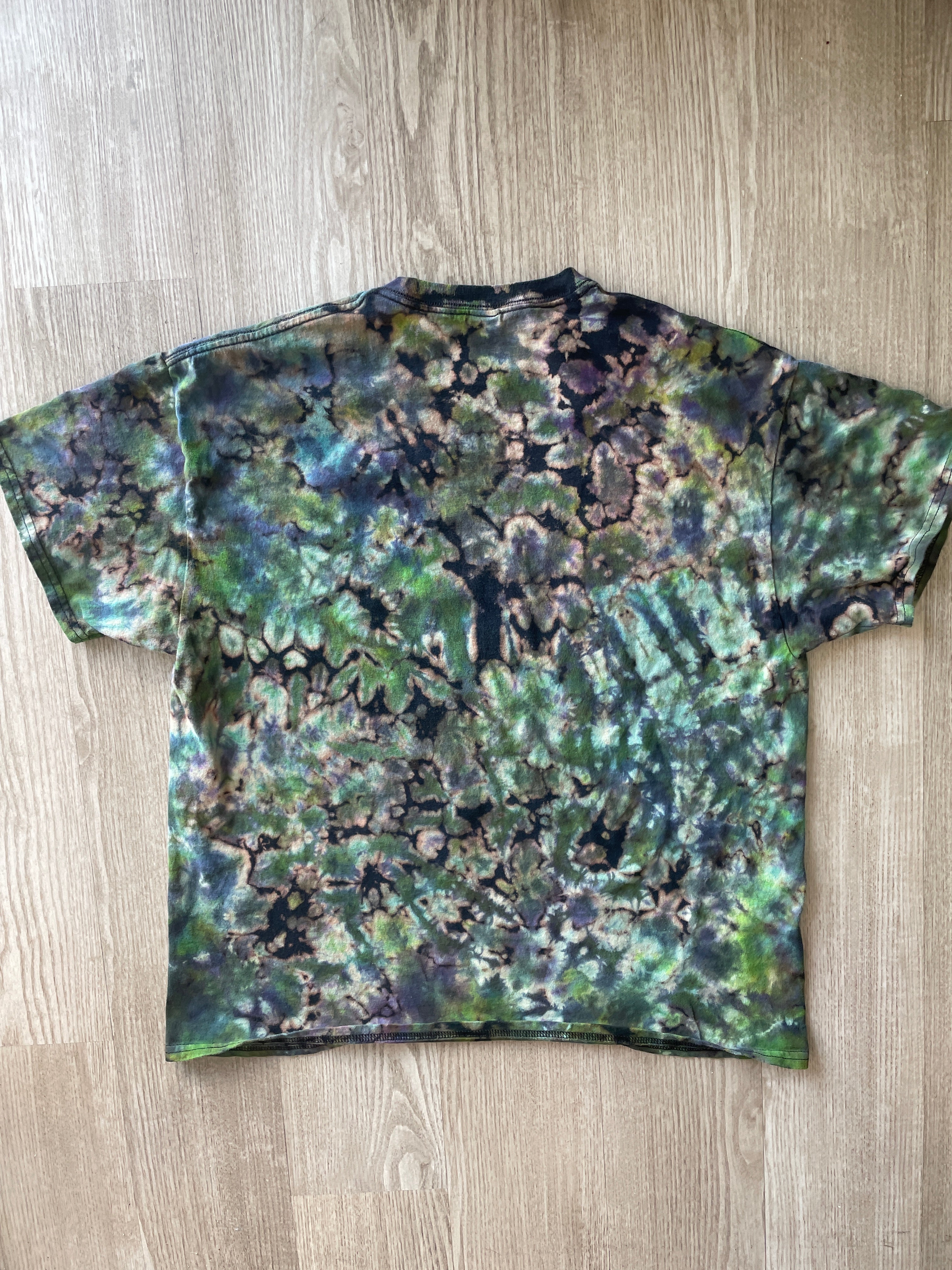 XL Men’s Good Vibes & Sunflowers Handmade Reverse Tie Dye T-Shirt | One-Of-a-Kind Black and Green Short Sleeve