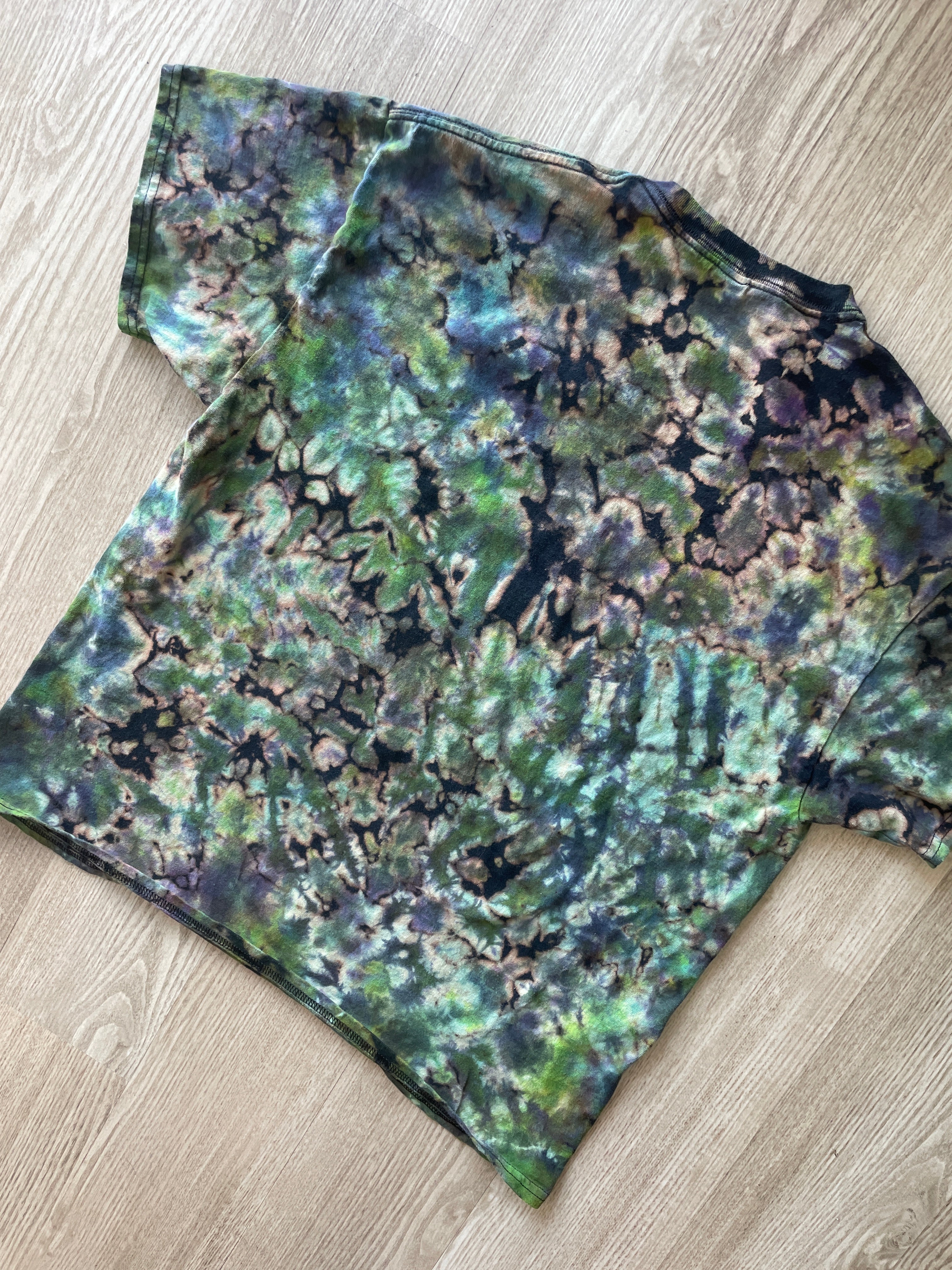 XL Men’s Good Vibes & Sunflowers Handmade Reverse Tie Dye T-Shirt | One-Of-a-Kind Black and Green Short Sleeve