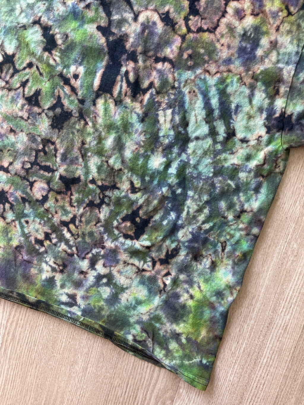 XL Men’s Good Vibes & Sunflowers Handmade Reverse Tie Dye T-Shirt | One-Of-a-Kind Black and Green Short Sleeve